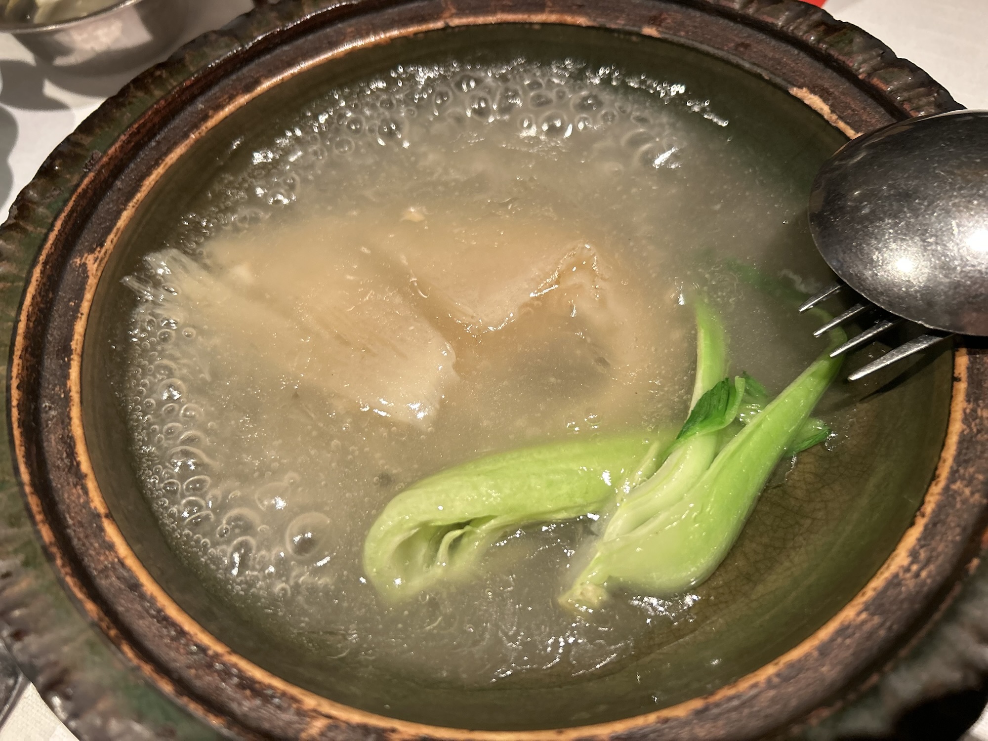 六本木 中国飯店 六本木店 特選 姿ふかひれの濃厚白湯煮込み