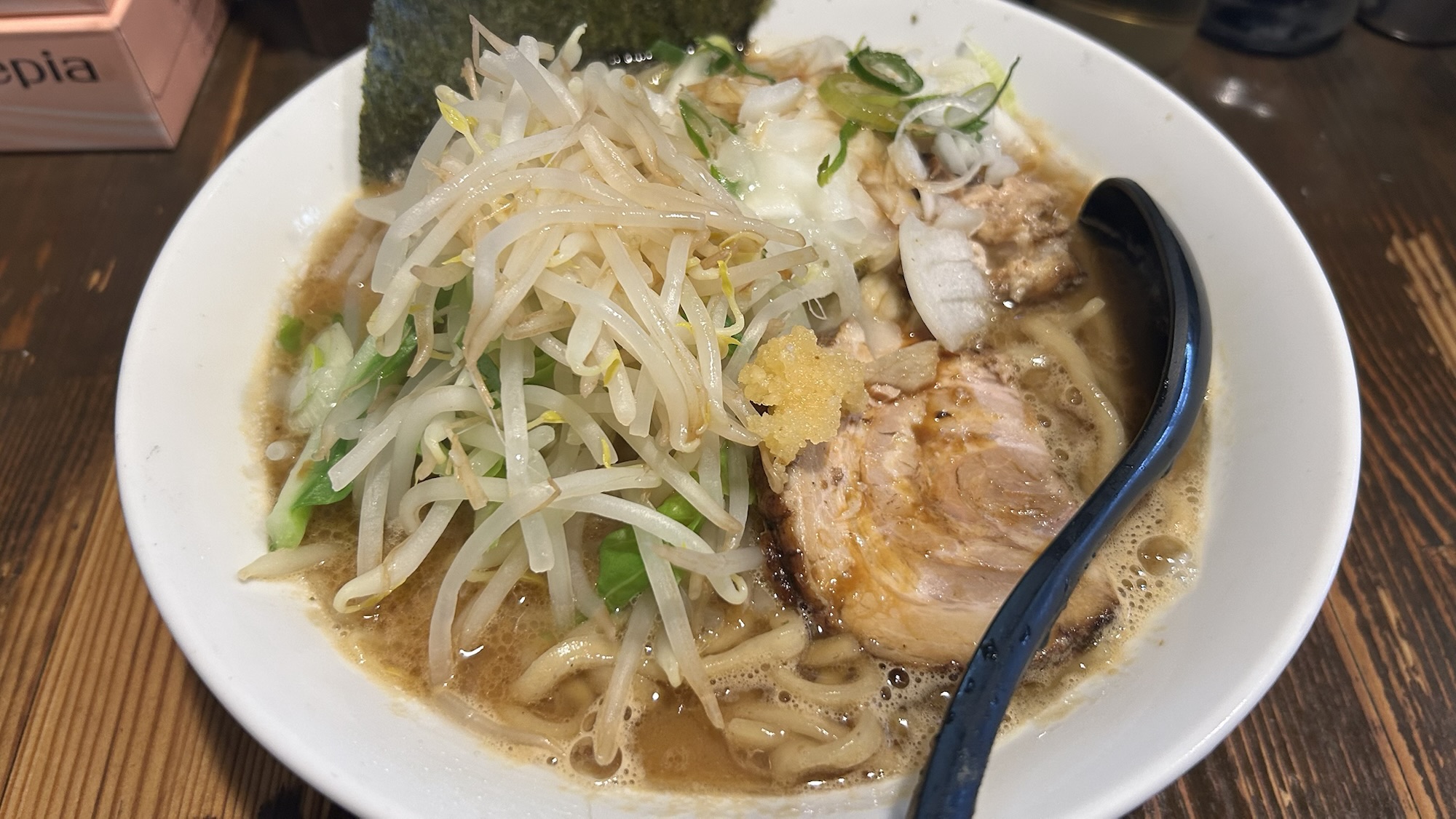 新宿 荒海 ど豚骨らーめん