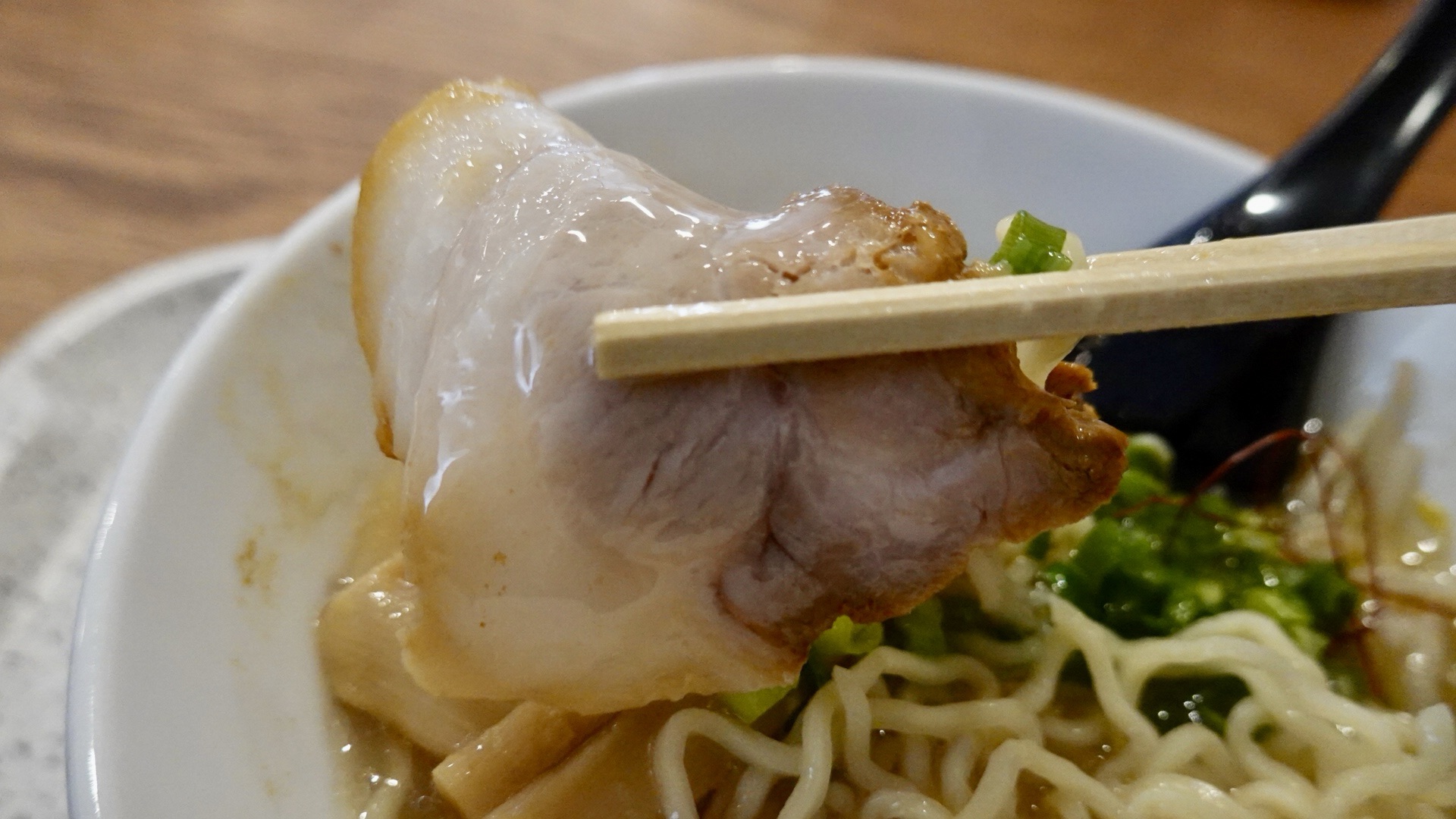 倉吉 麺屋エーハチ 牛骨ラーメン