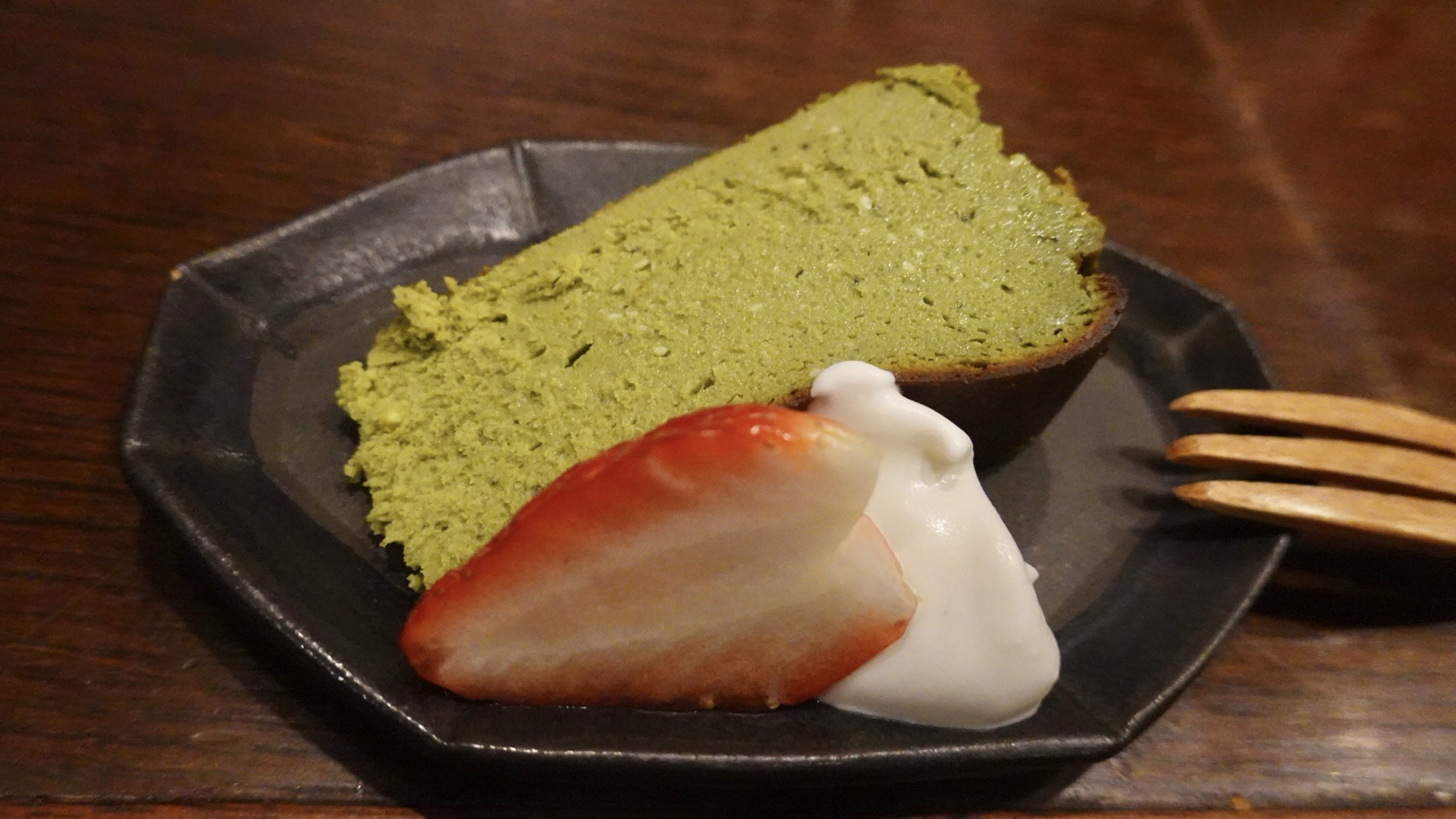 鳥取市 J’ai la pêche! 抹茶のバスク風チーズケーキ