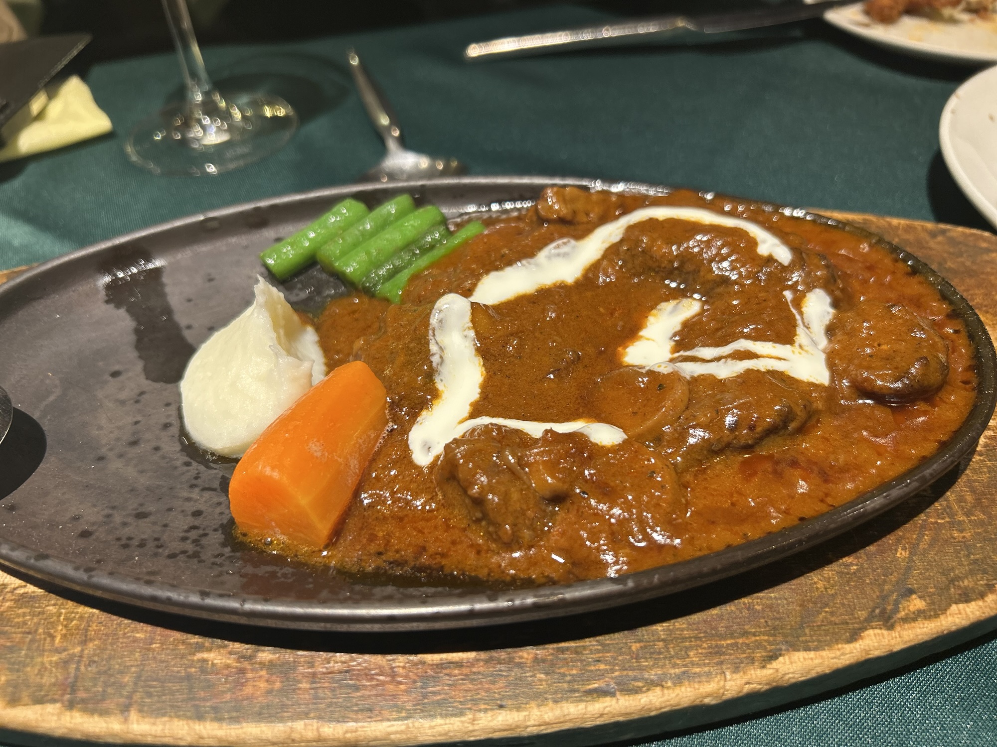 浅草 ロシヤ料理 ラルース ビーフストロノガロフ