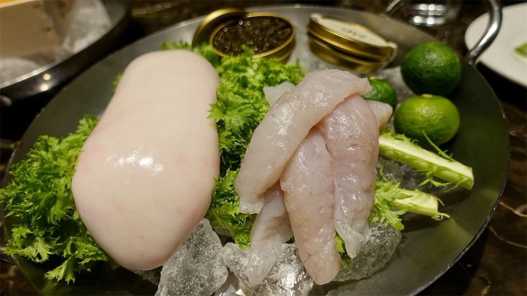 新進気鋭 虎河豚の身、白子、キャビア