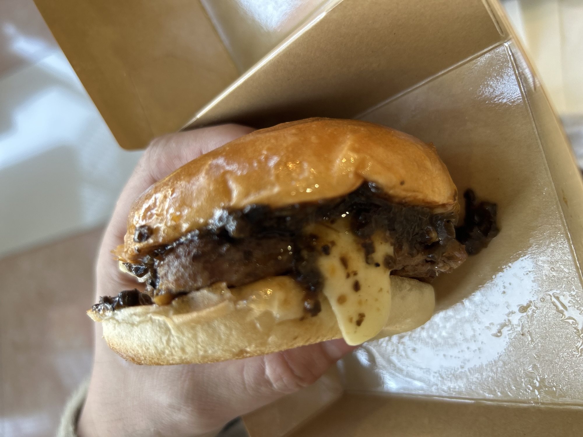 ウェンディーズ・ファーストキッチン トリュフ&モッツァレラベーコネーター