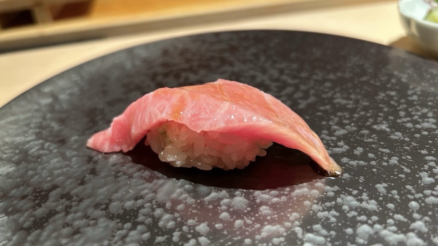 六本木 鮨 なかむら 中トロ