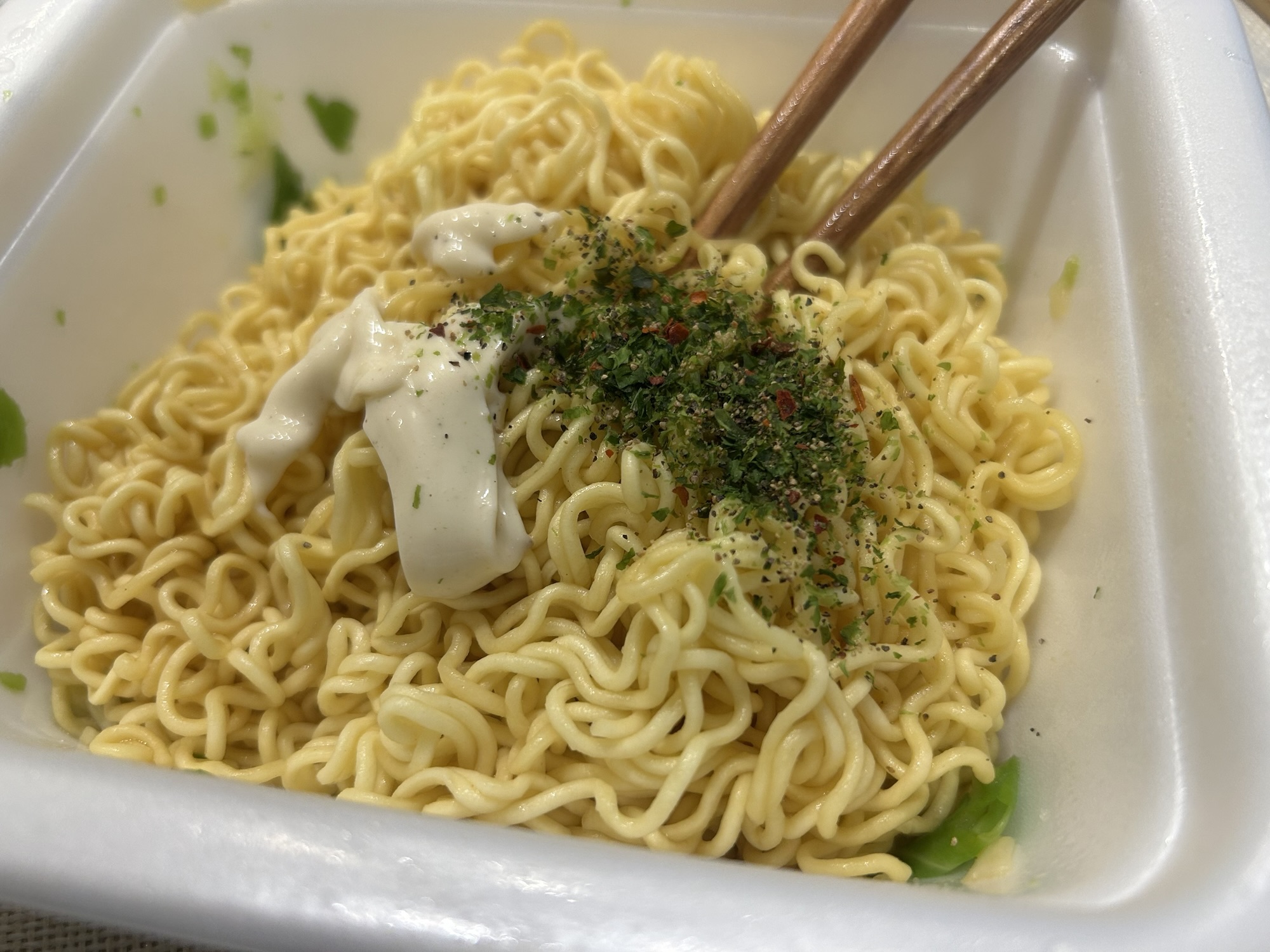 明星 一平ちゃん 夜店の焼そば やみつき塩だれ味