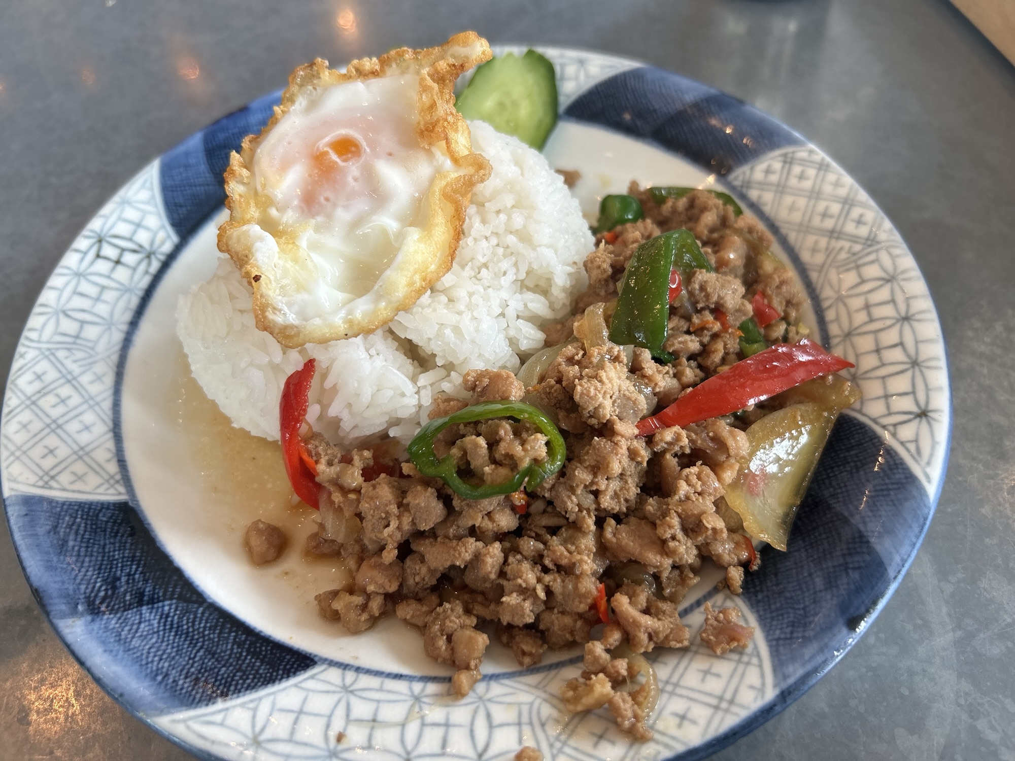 調布 カオマンガイ12号 パッガパオラーカオ