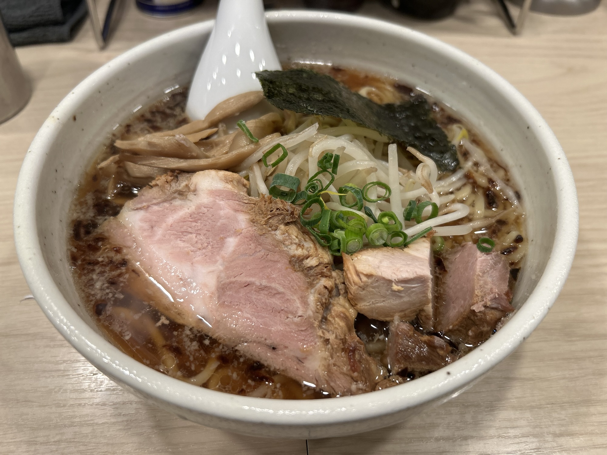 新宿 はな火屋 醤油らーめん