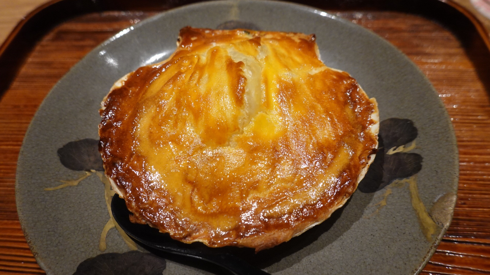 麻布十番 かにじぇんぬ 麻布 帆立のパイ包み