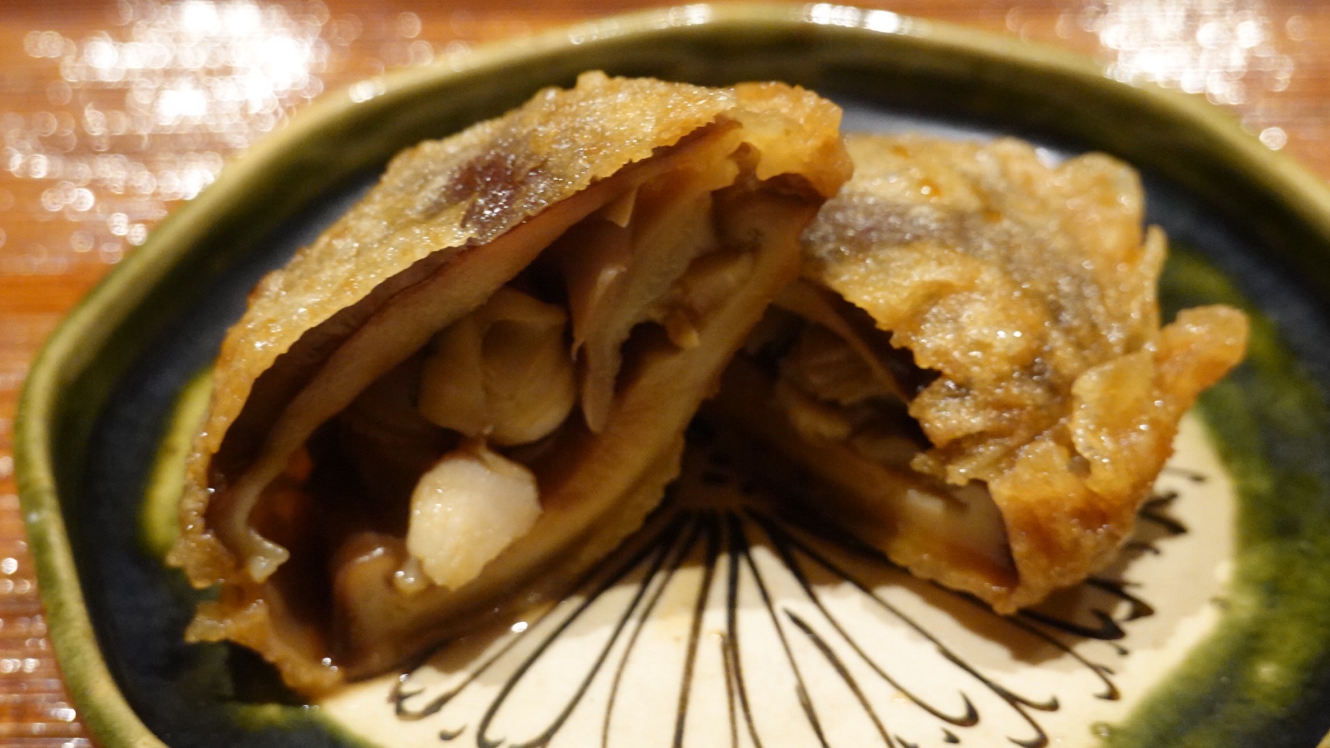 麻布十番 かにじぇんぬ 麻布 鮑の椎茸はさみ揚げ