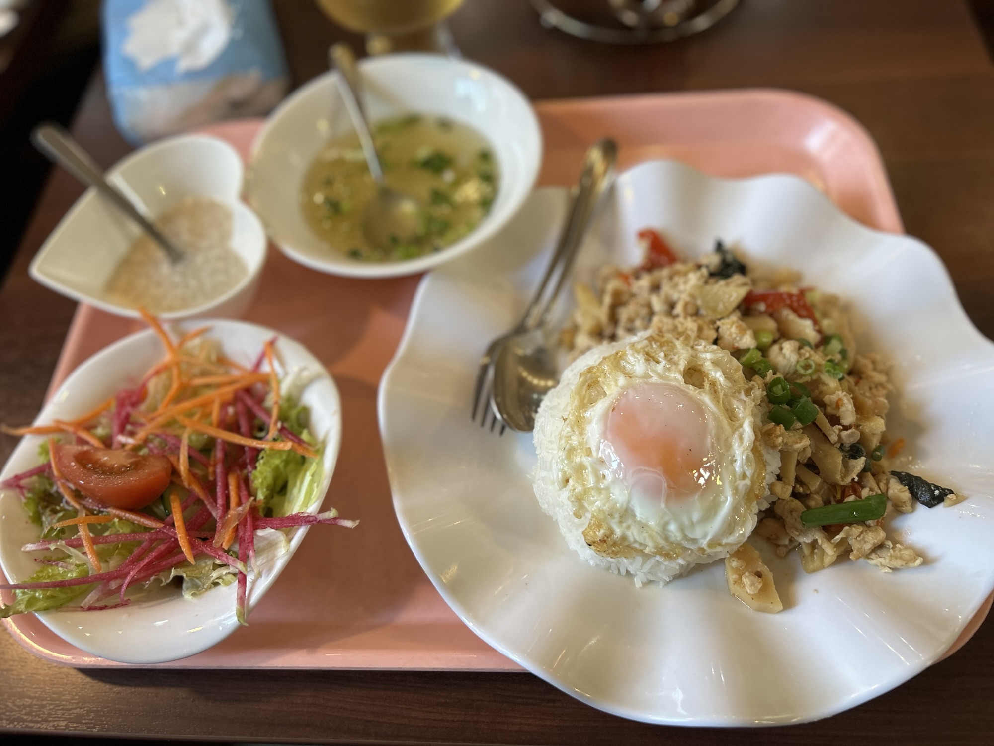 調布 オーキッド キッチン ガパオライス