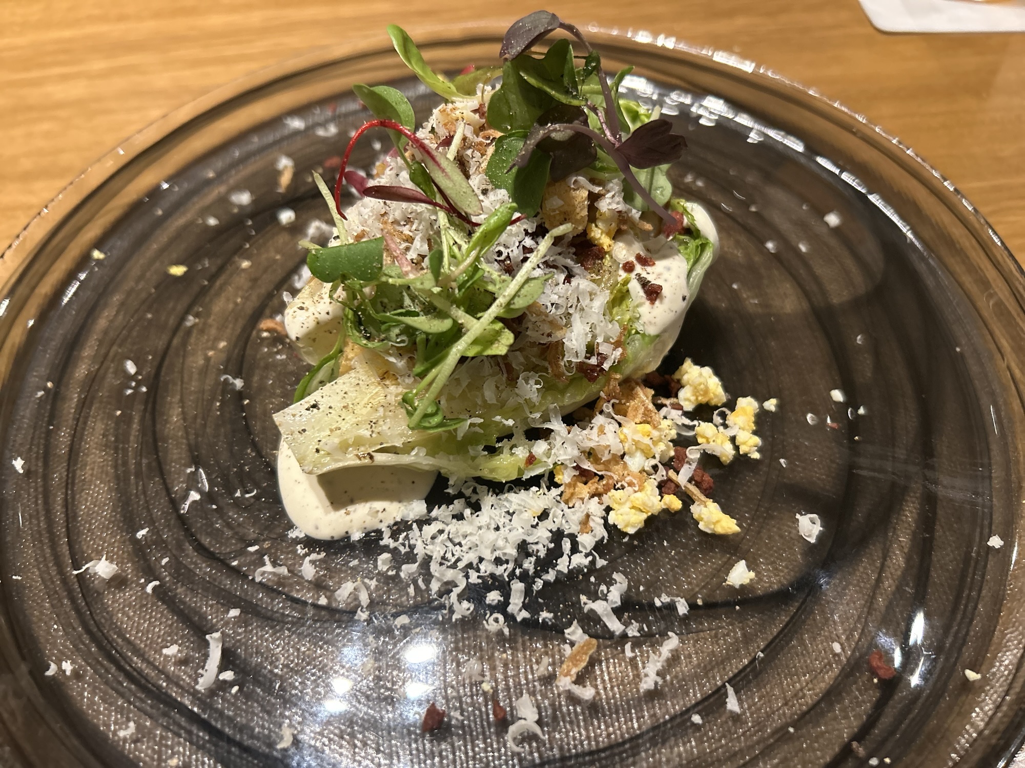 関内 scica グリルロメインの焼きシーザーサラダ