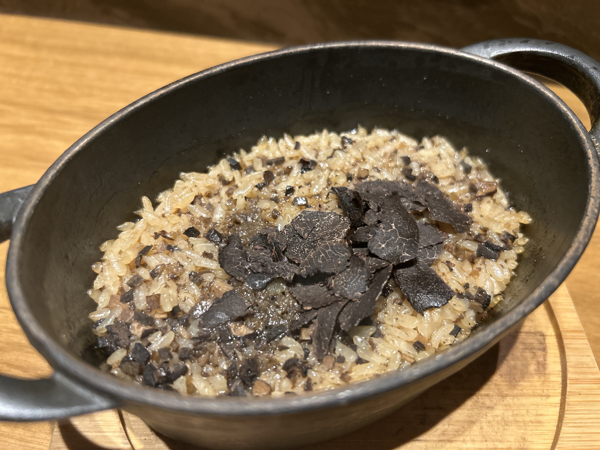 関内 scica トリュフ炊き込みご飯