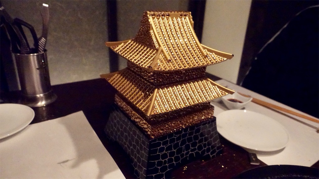 西麻布 牛牛 西麻布総本店 黄金の城盛り三種