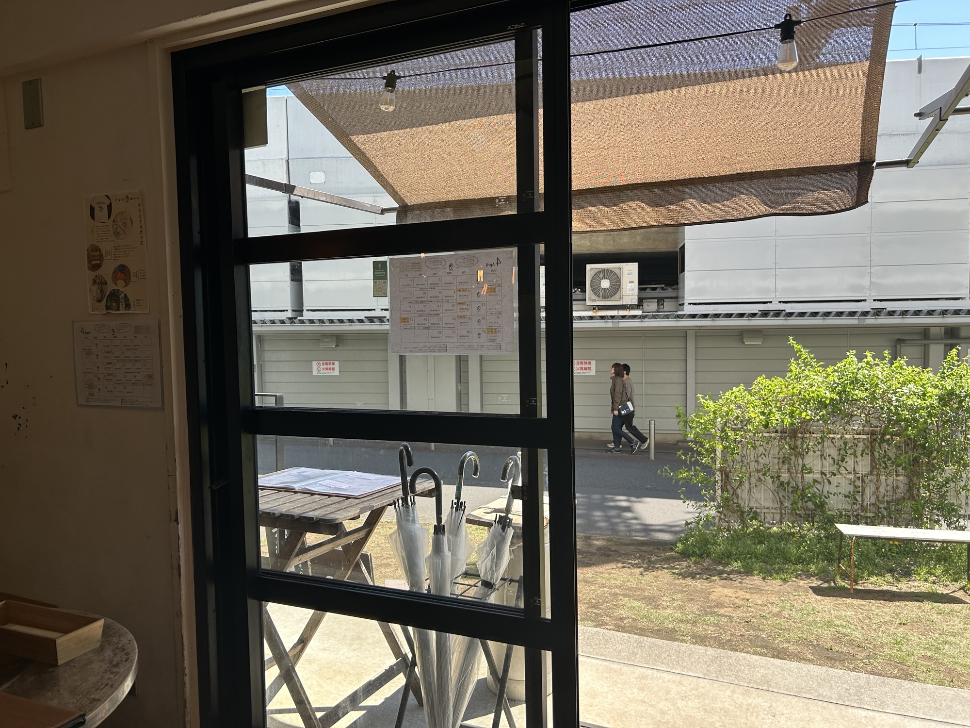 高円寺 アンドビール 店内