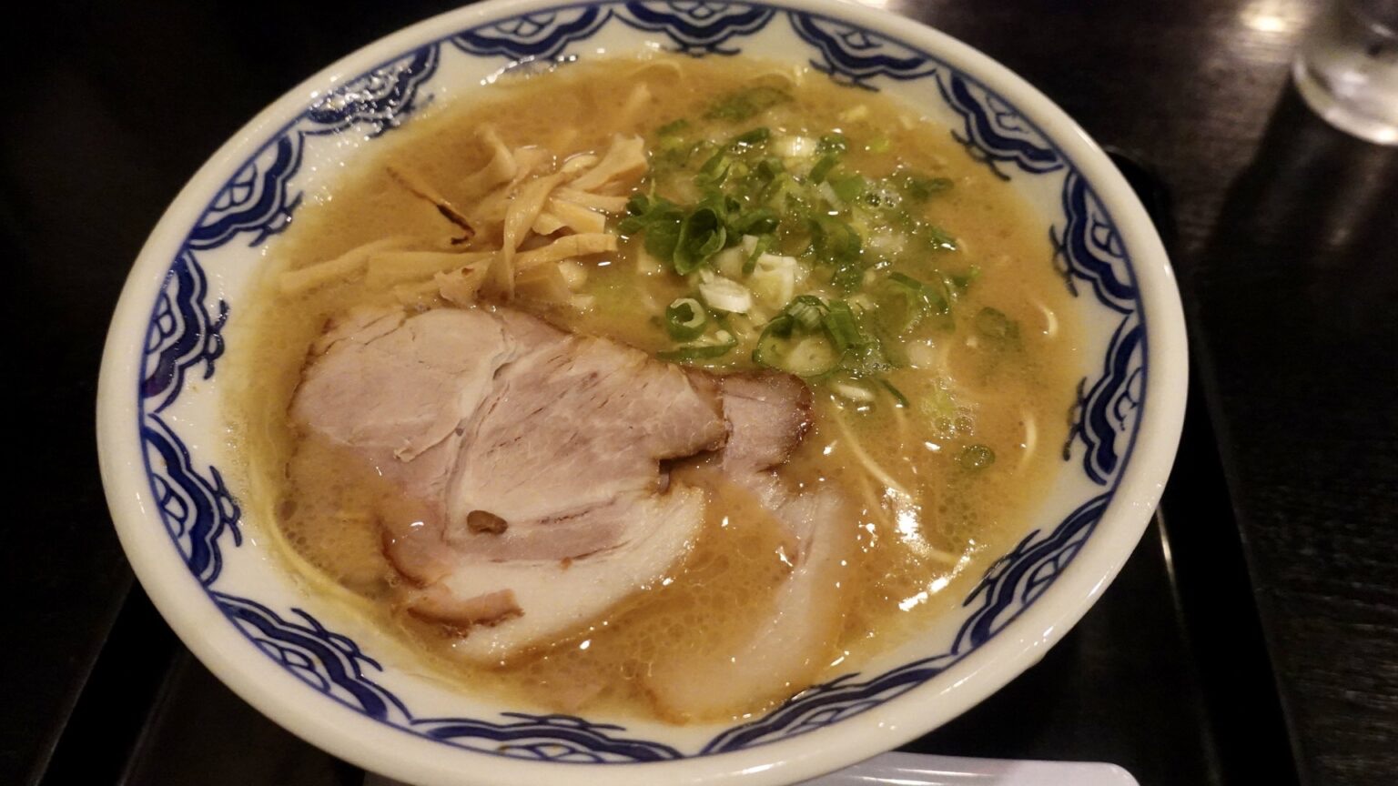 博多麺房 赤のれん 西麻布本店