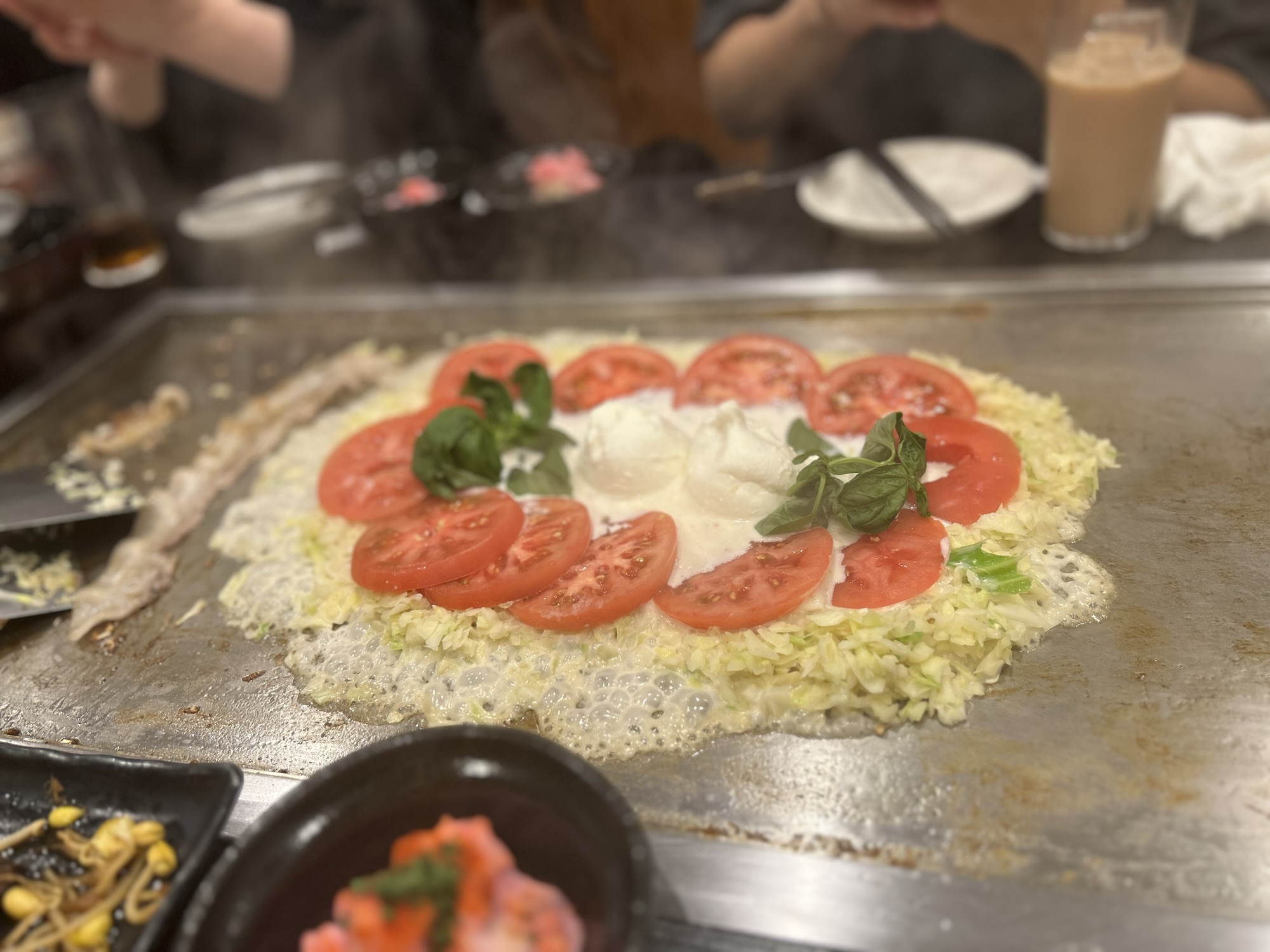 学芸大学 だしともんじゃ 学芸大学店 トマトたっぷりマルゲリータもんじゃ