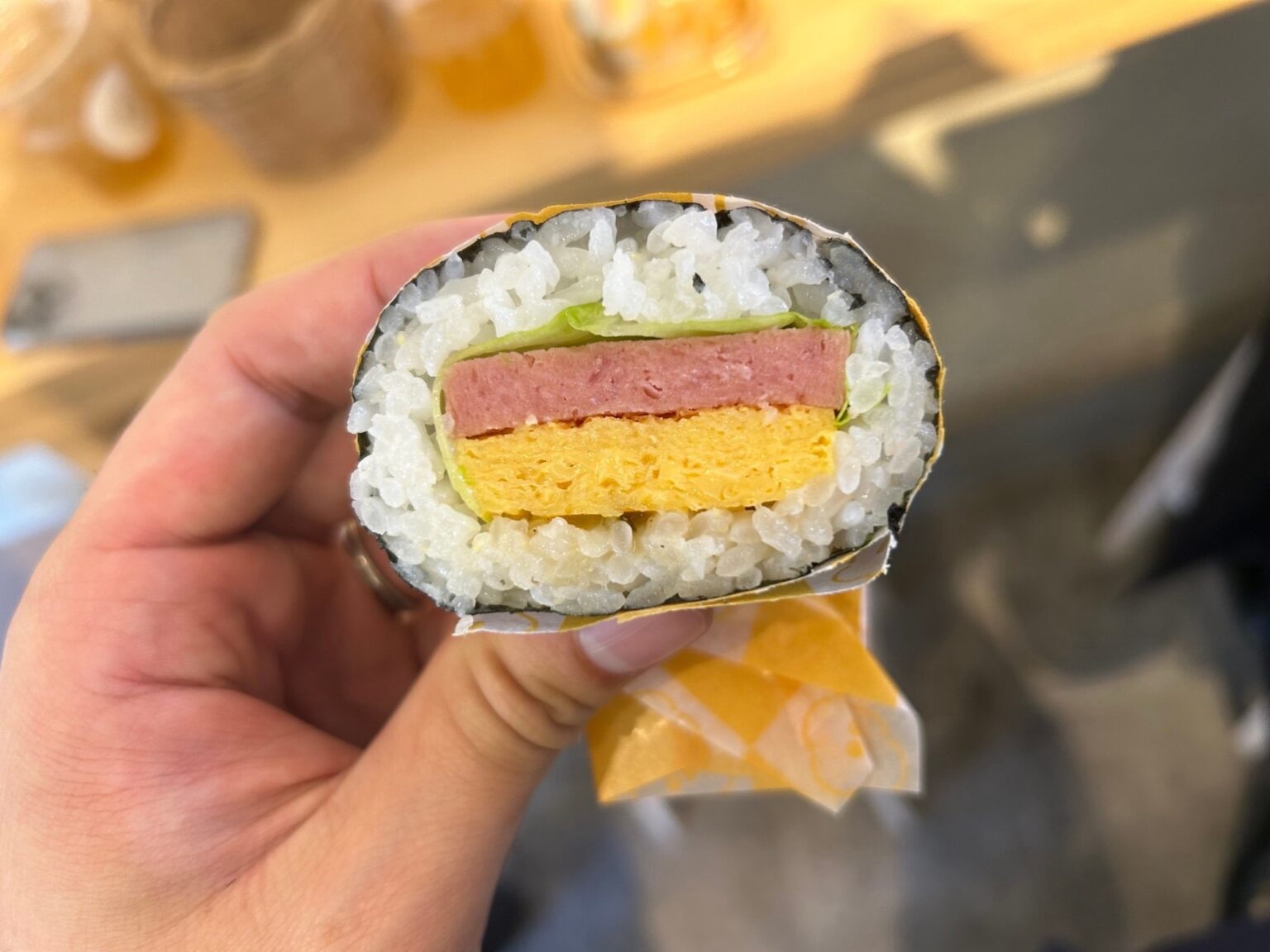 おすし屋さんのポークたまごおにぎり