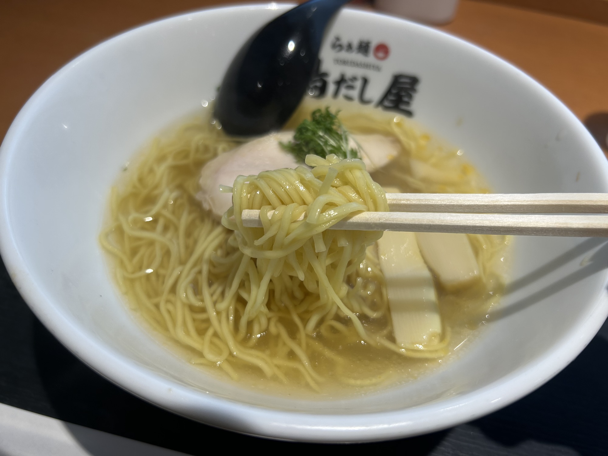 羽田空港 らぁ麺 鶏だし屋 塩らぁ麺