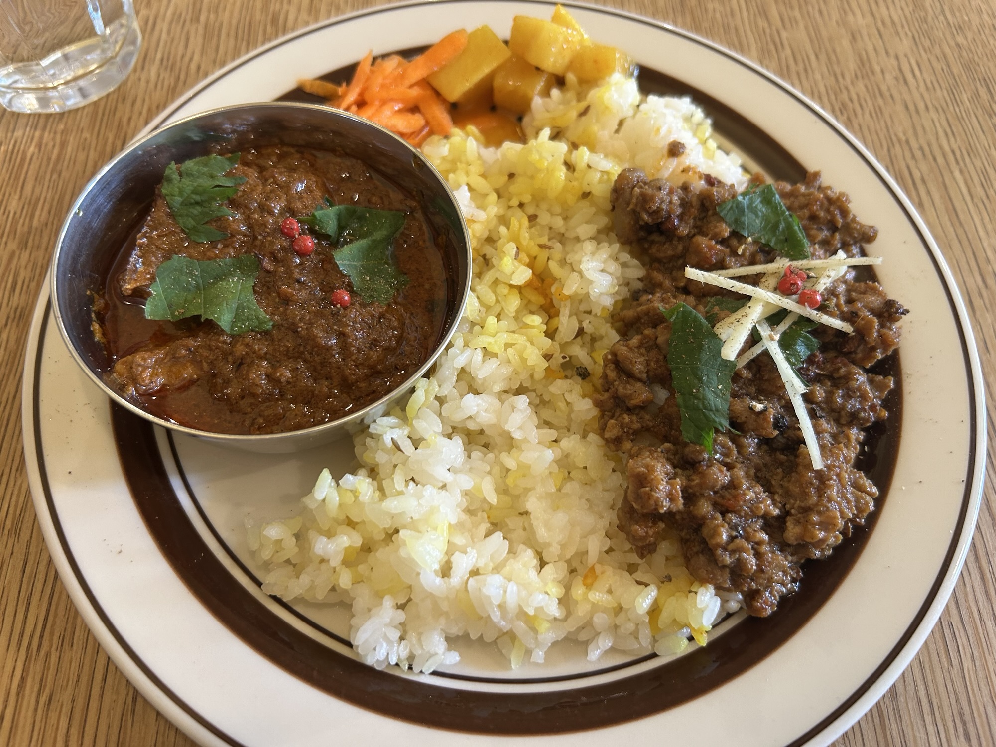 高円寺 negombo33 2種盛り