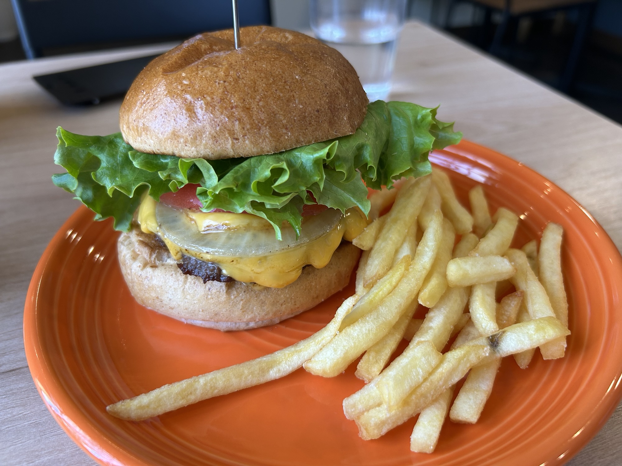 平尾 JILL’s BURGER 和牛チーズバーガー