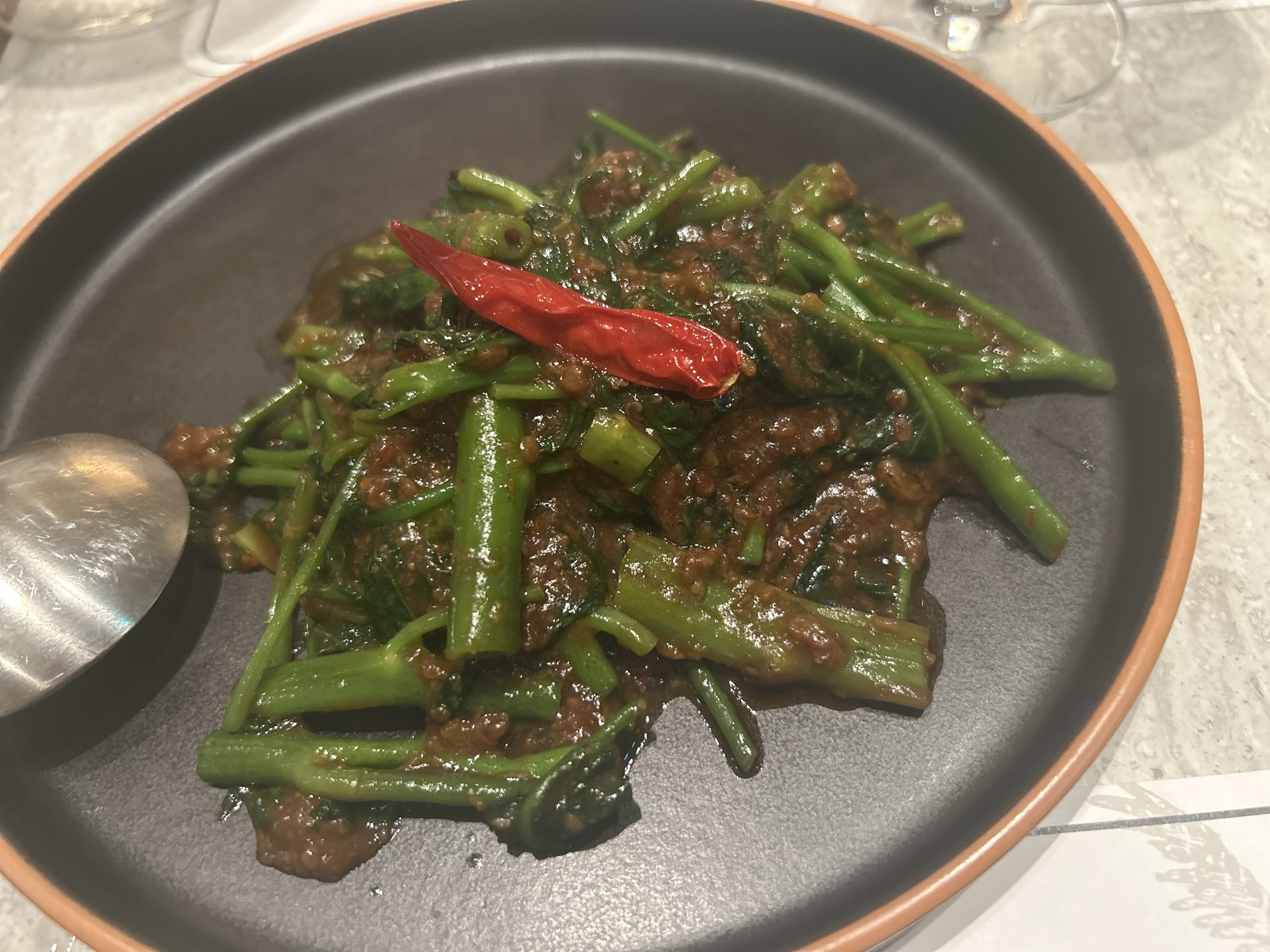 丸の内 CHATTERBOX CAFE 季節野菜の産バル炒め