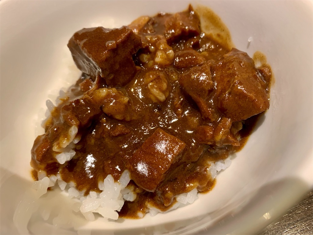 品川 リュクス ダイニング ハプナ カレー丼
