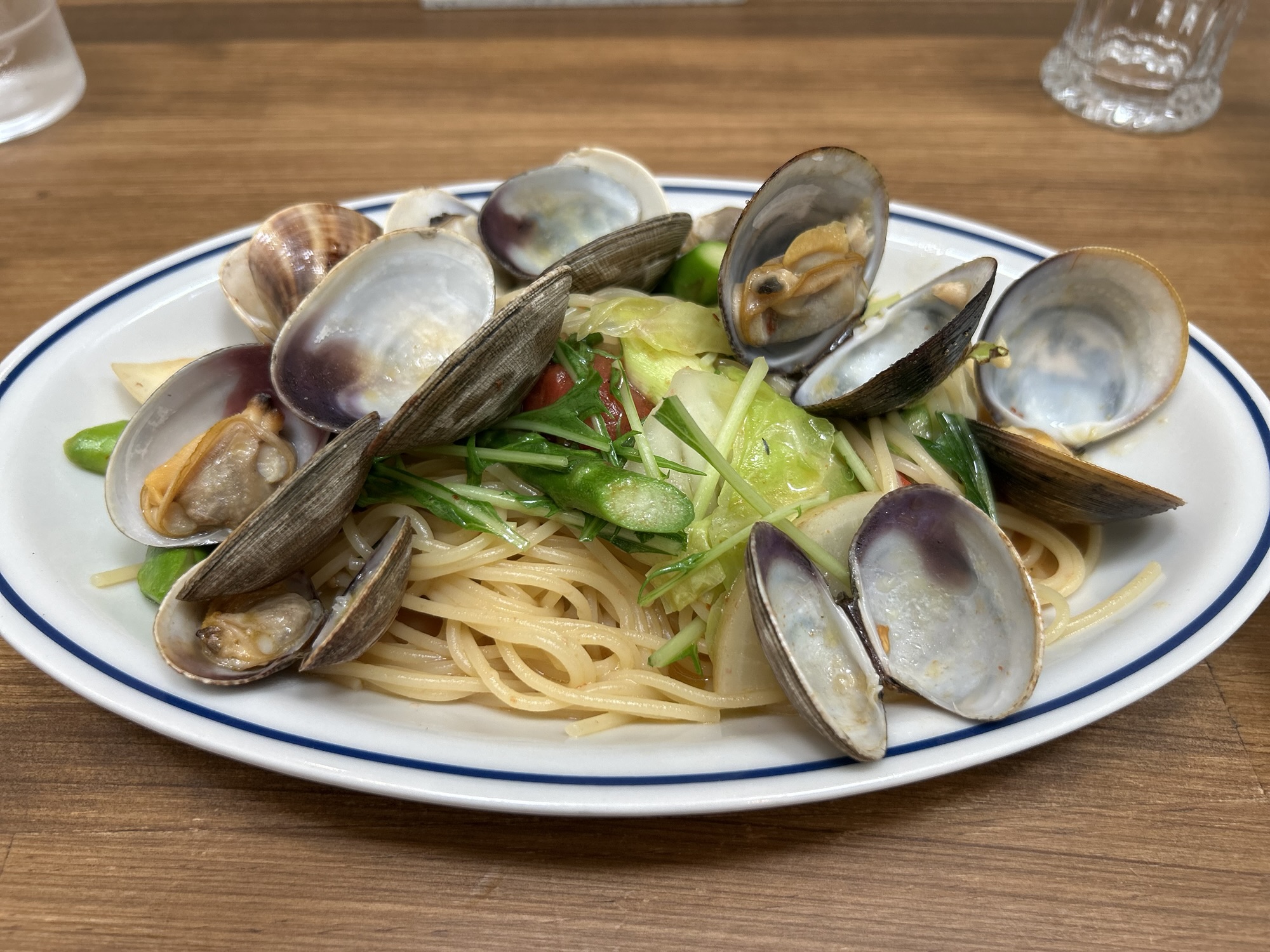 稲城市 gragus 三種類の貝のパスタ