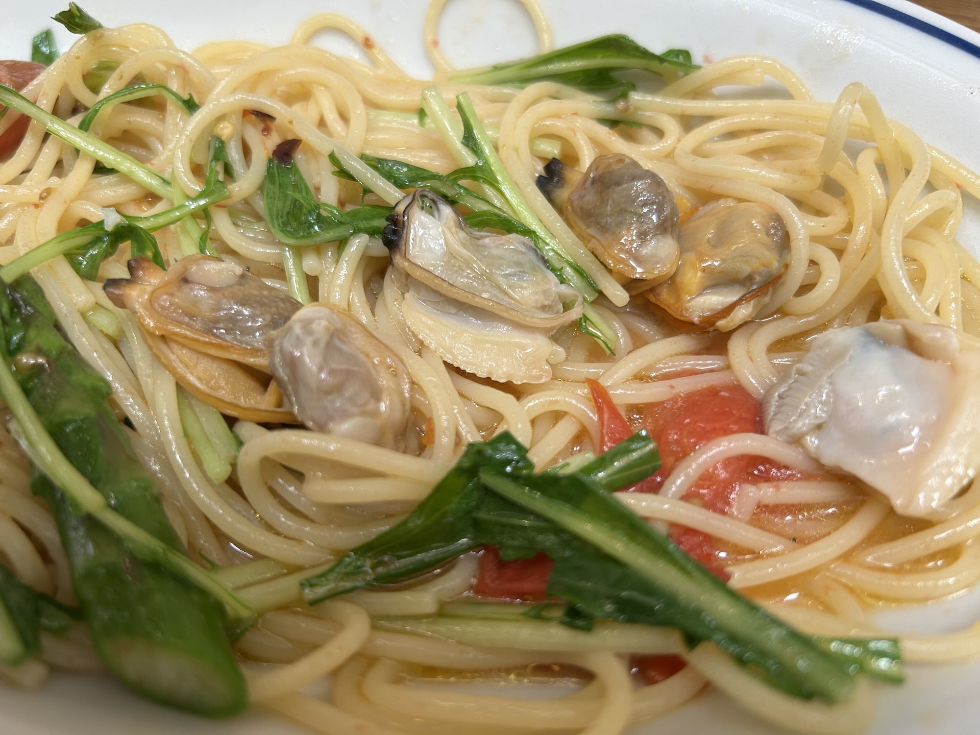 稲城市 gragus 三種類の貝のパスタ