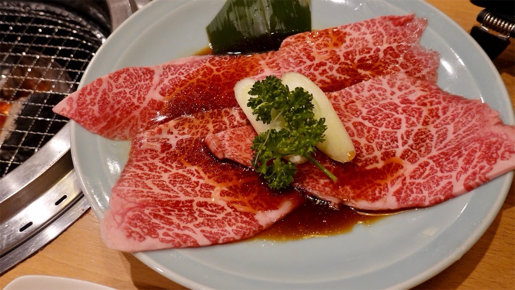 白金高輪 炭焼 金竜山 中カルビ