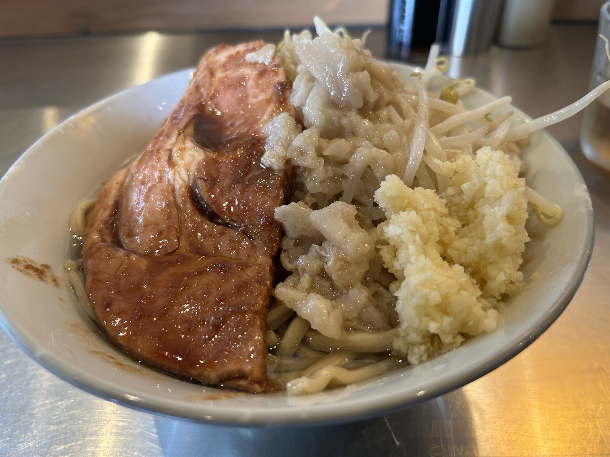 芦花公園 成城贅肉店 らーめん