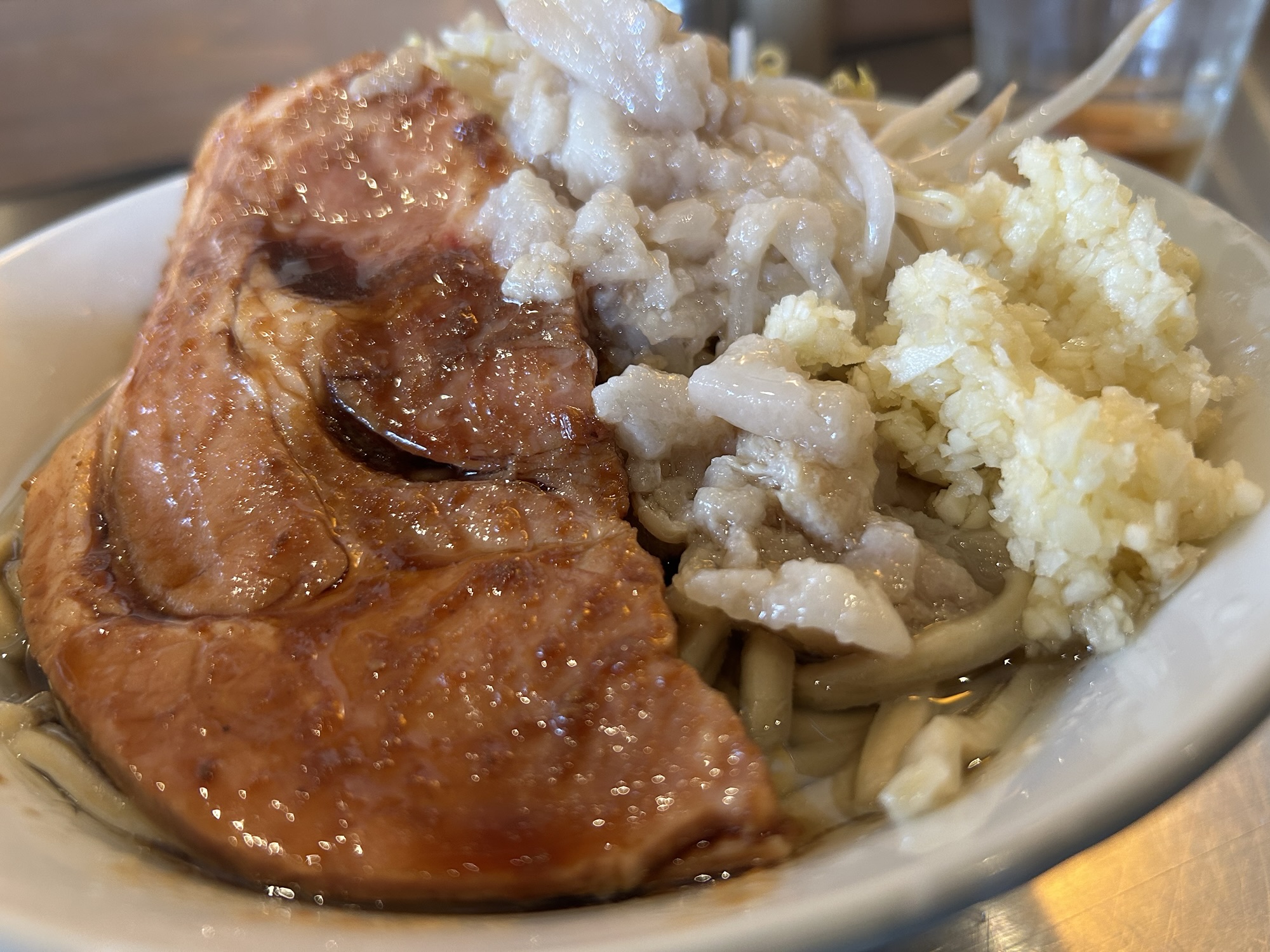 芦花公園 成城贅肉店 らーめん