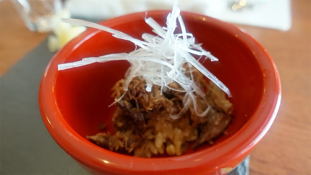 四ツ谷 立ち食い鮨 まさ 鮪頬肉のホロホロ煮丼