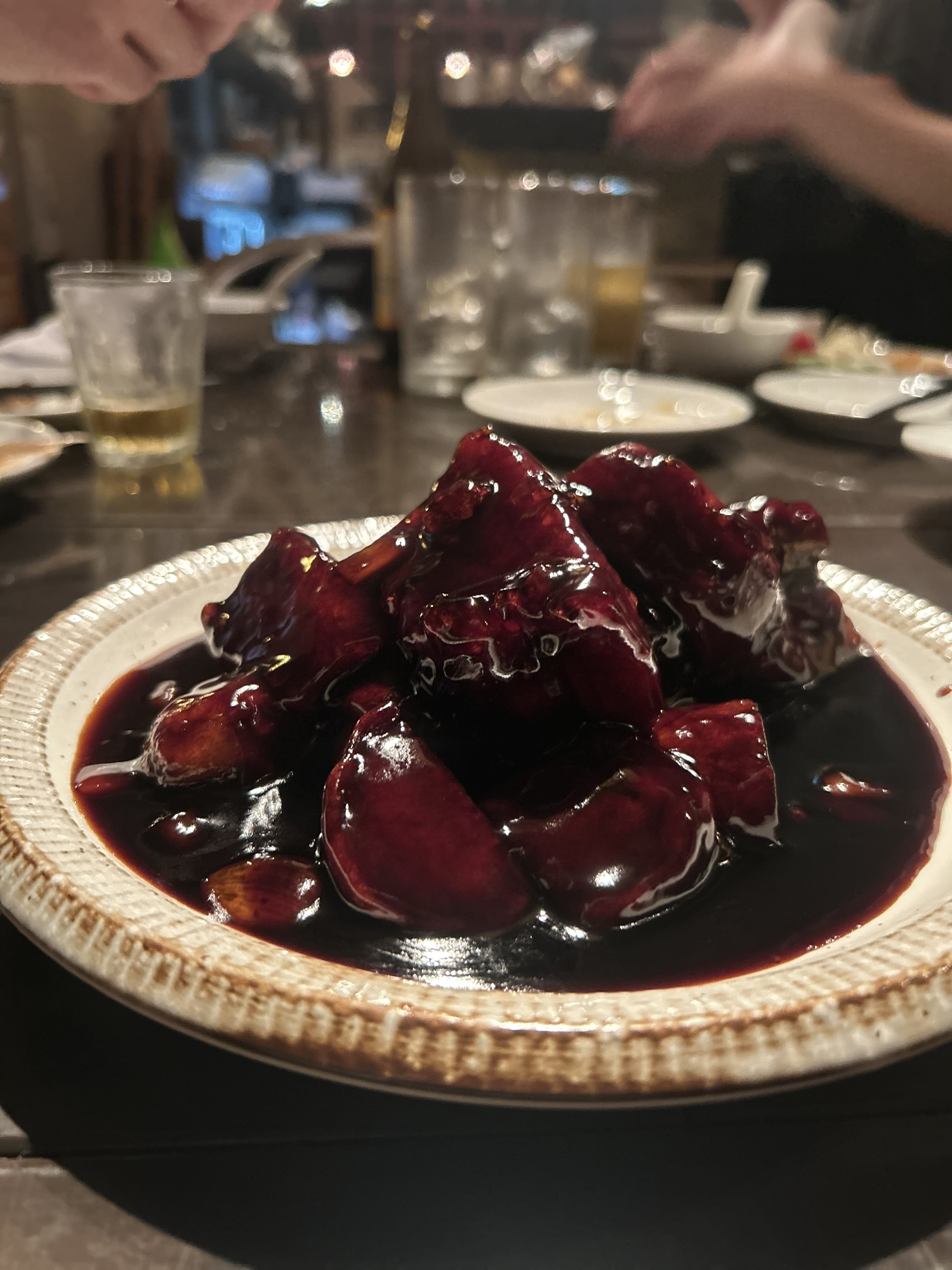 六本木 黒猫夜 六本木店 黒酢のスブタ 里芋添え