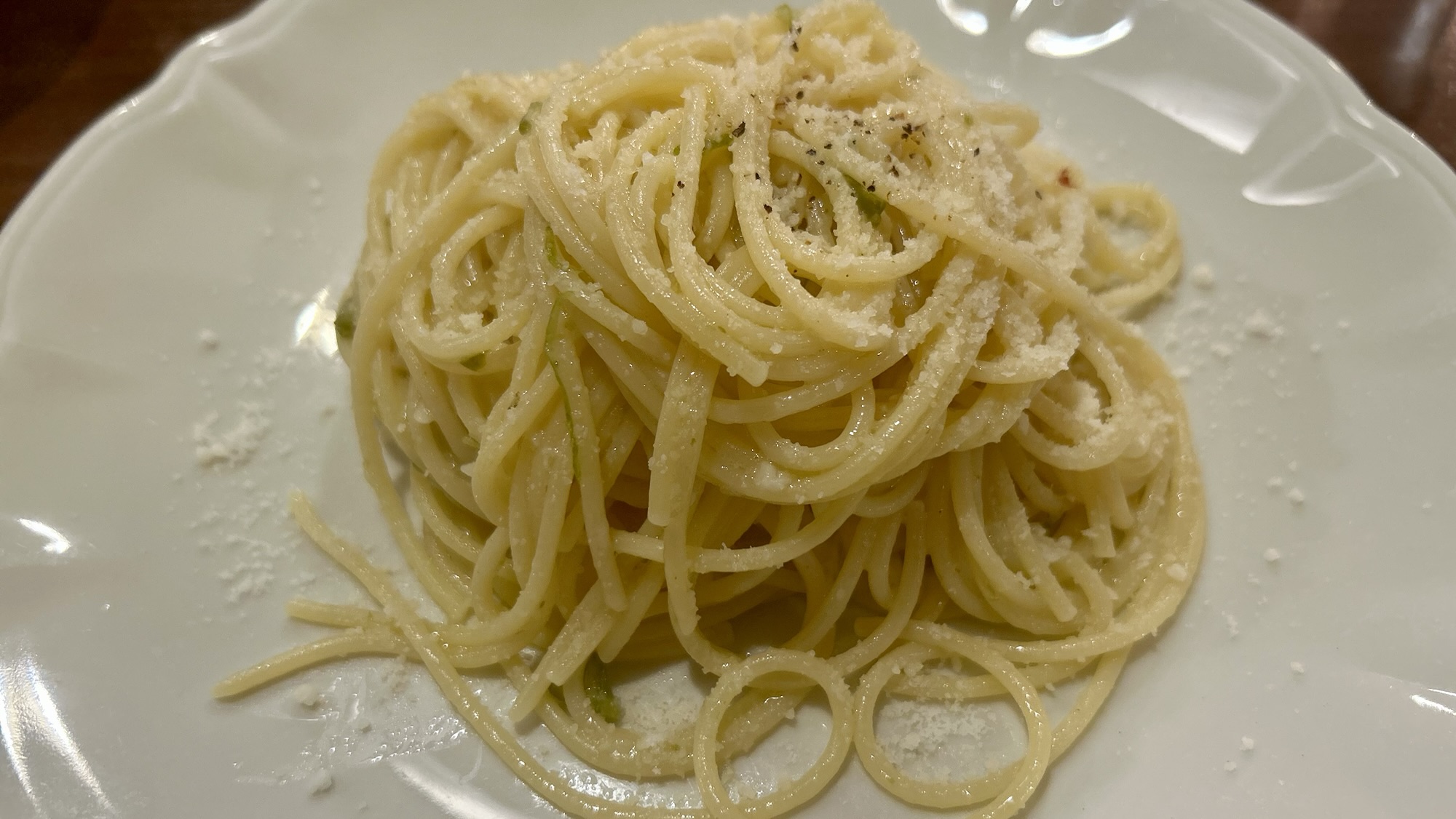 府中 ラ・ルーチェ スパゲッティ 青唐辛子とパルミジャーノチーズ和え