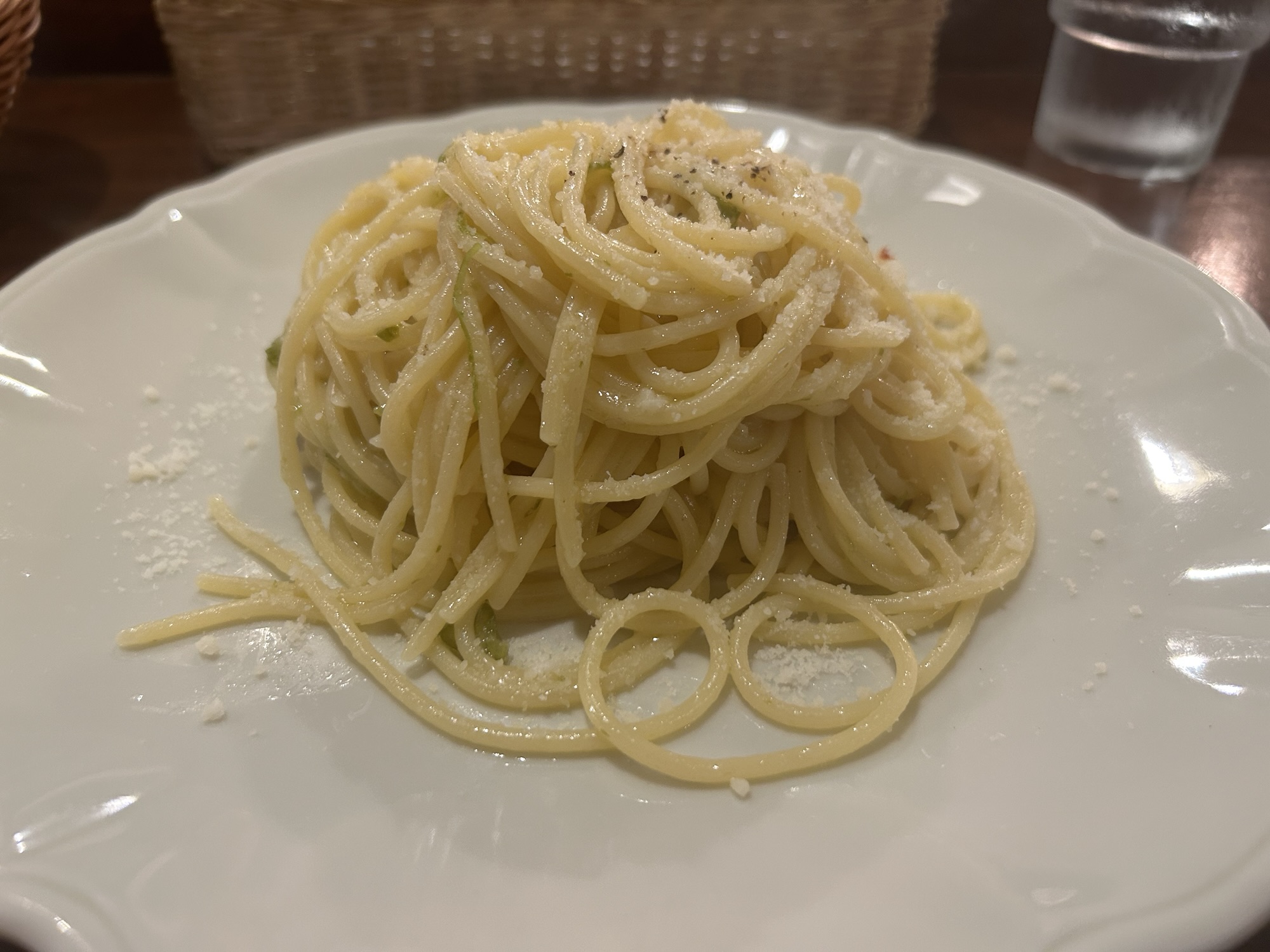府中 ラ・ルーチェ スパゲッティ 青唐辛子とパルミジャーノチーズ和え