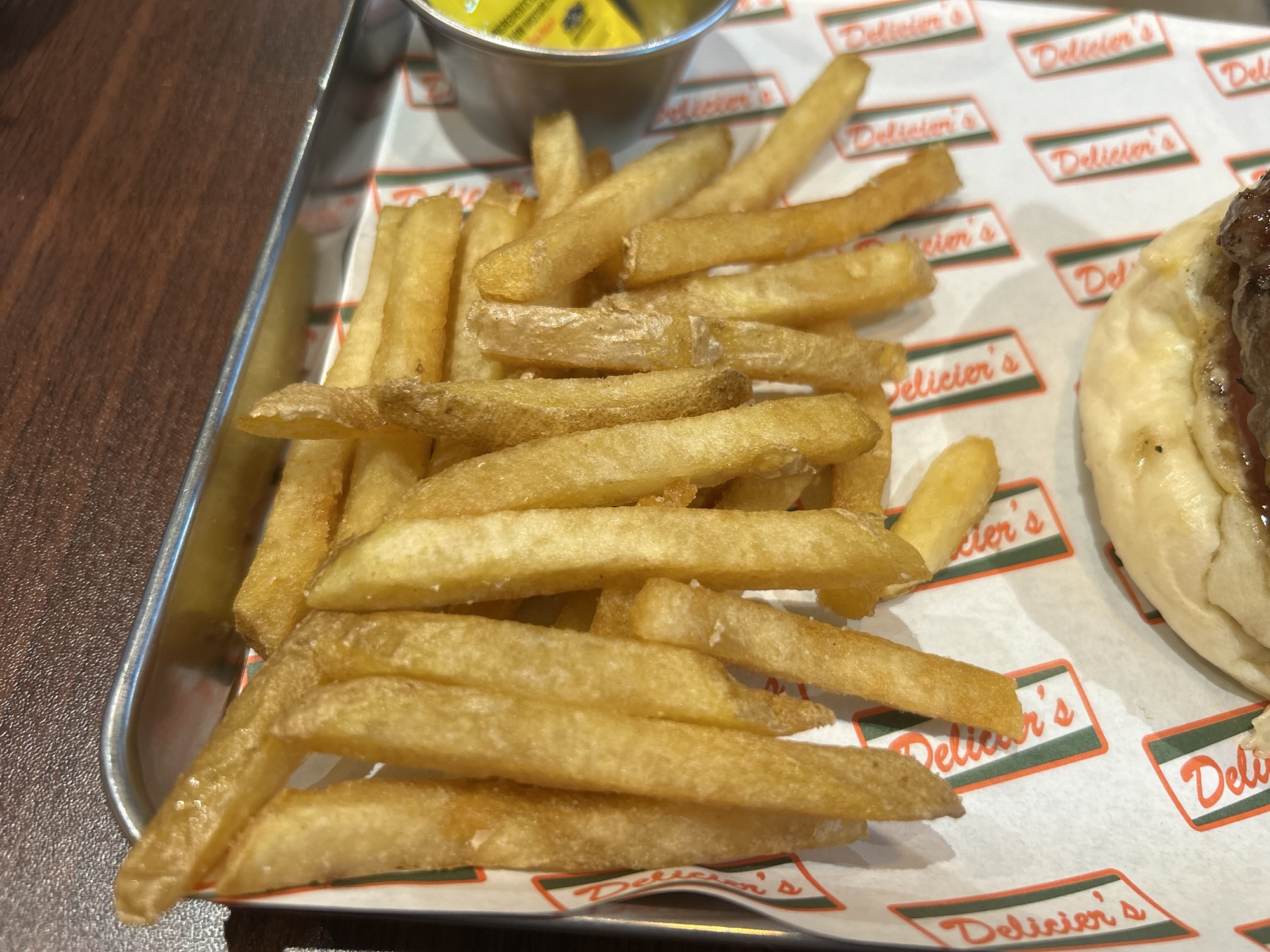 立川 Delicier’s ナチョバーガー
