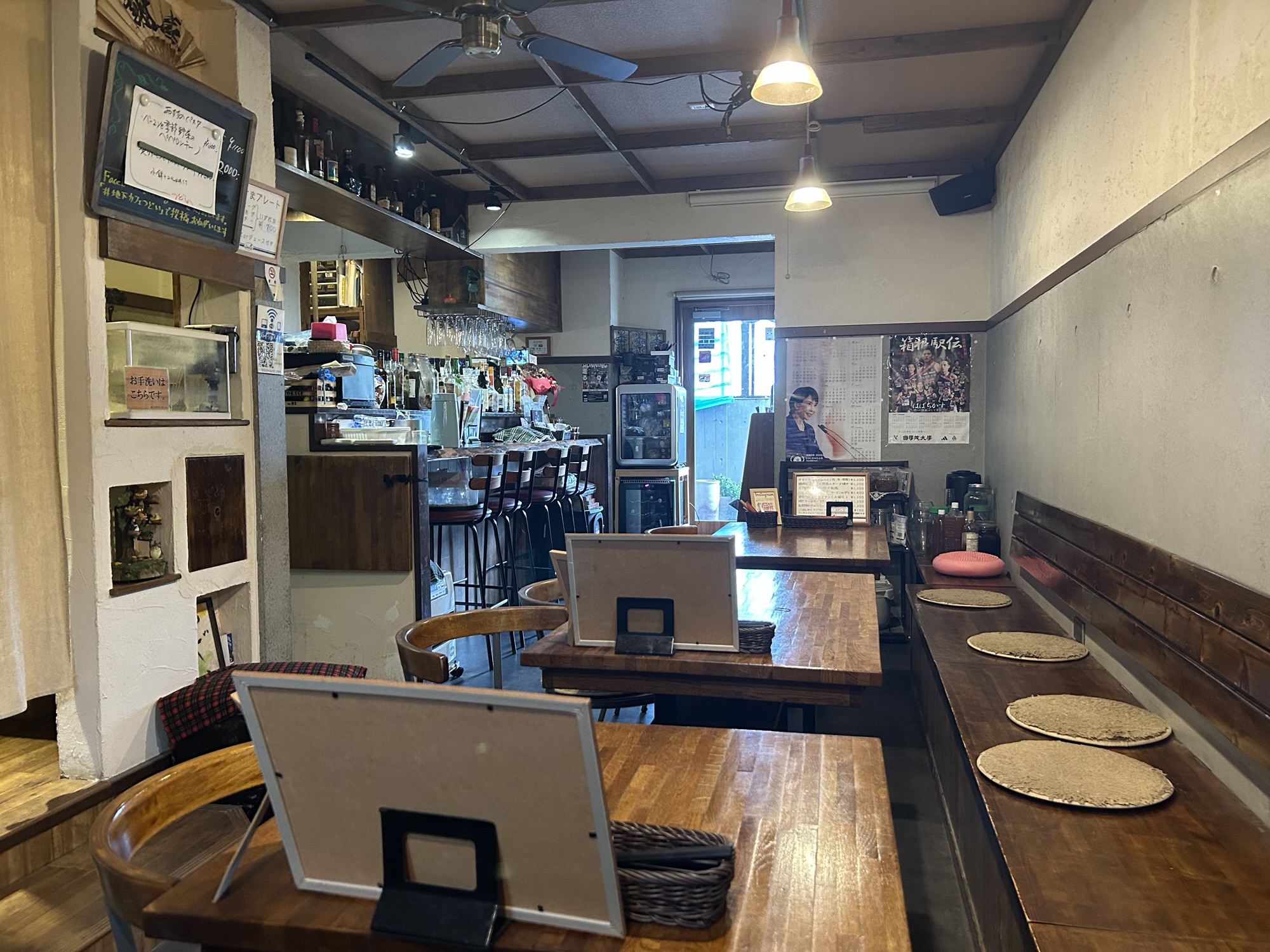 稲城市 地下ダイニング&カフェ 店内