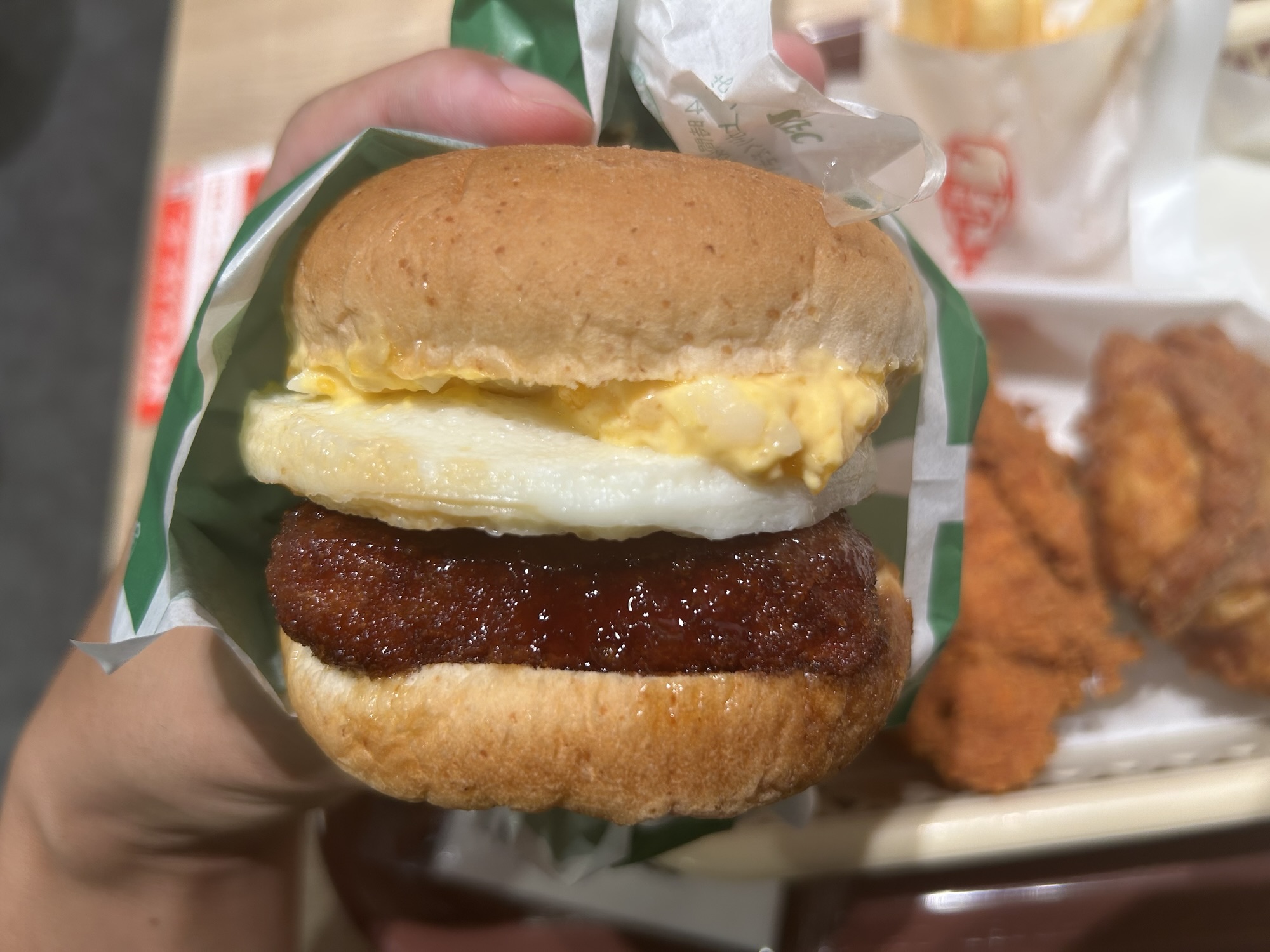 ケンタッキー とろ〜り月見和風カツバーガーこぼれタルタル