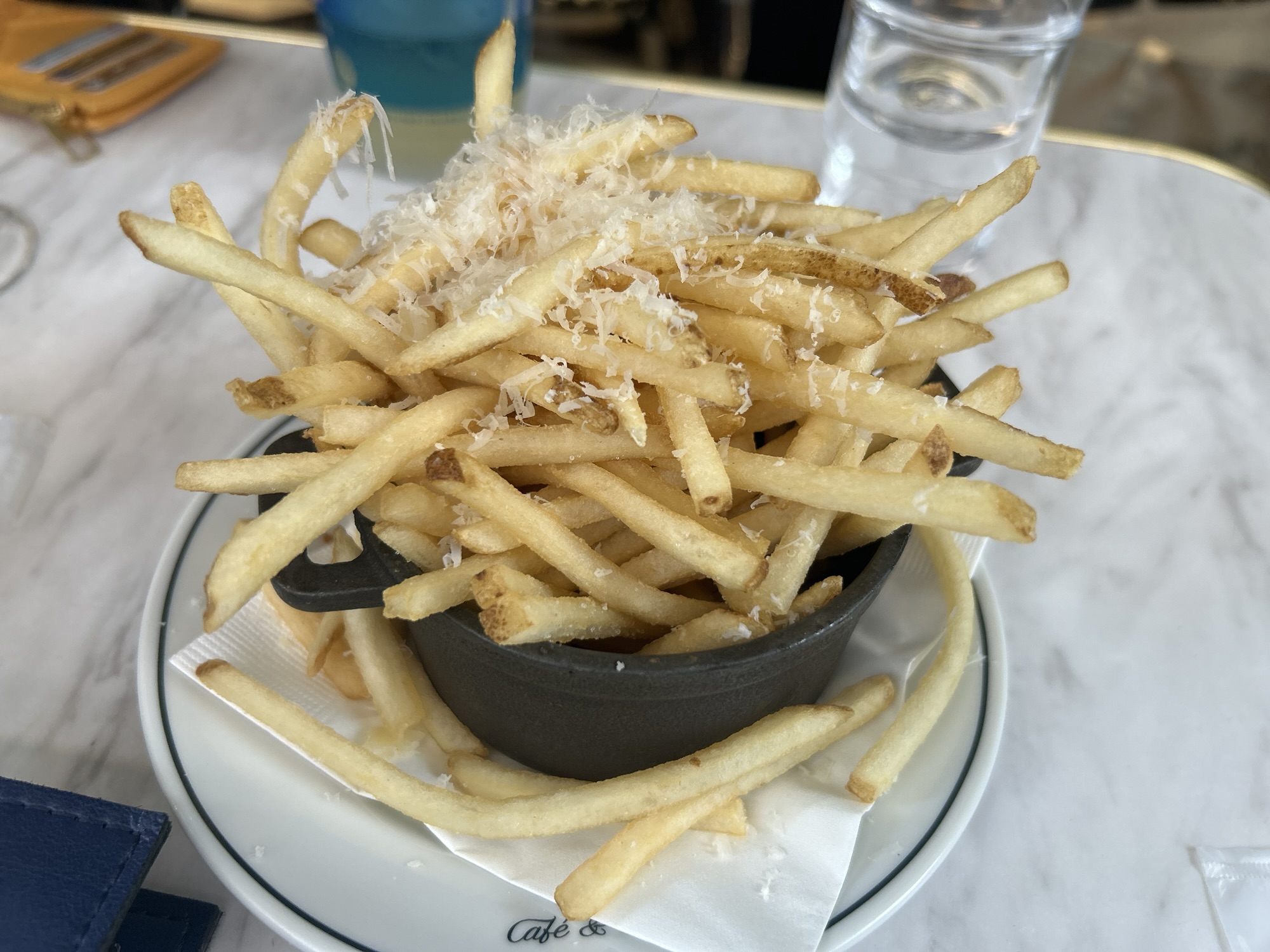 町田 Zéro One Café & Brasserie トリュフチーズフライドポテト