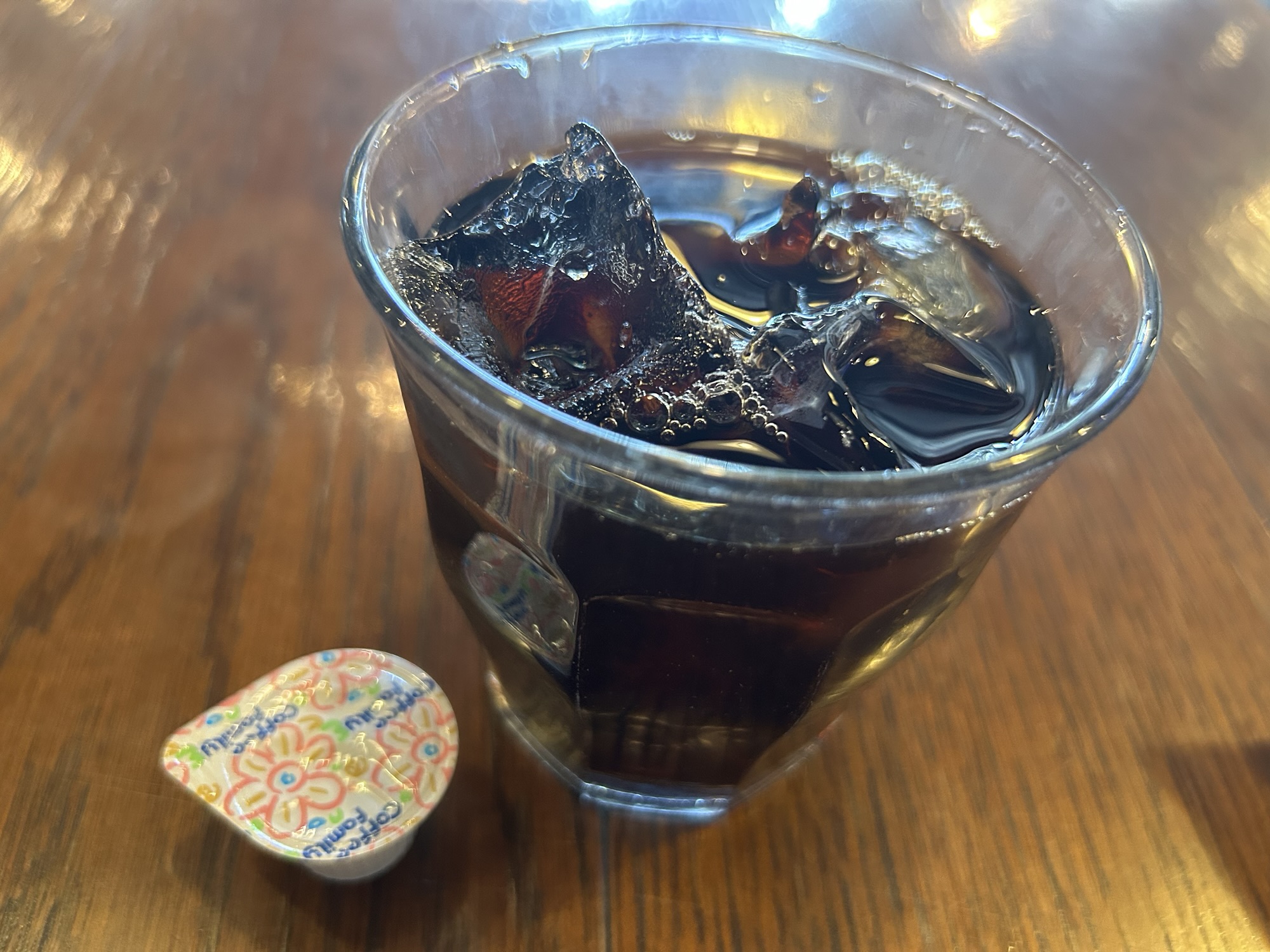 稲城市 CROSS COFFEE アイスコーヒー