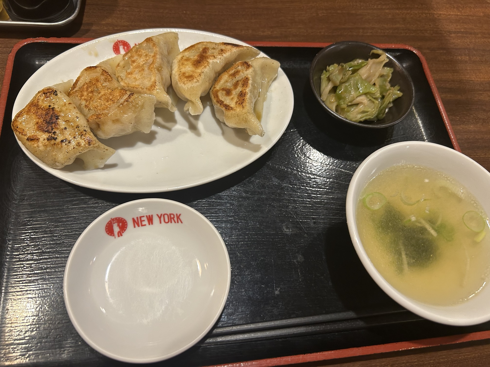 立川 居酒屋 餃子のニューヨーク 餃子定食