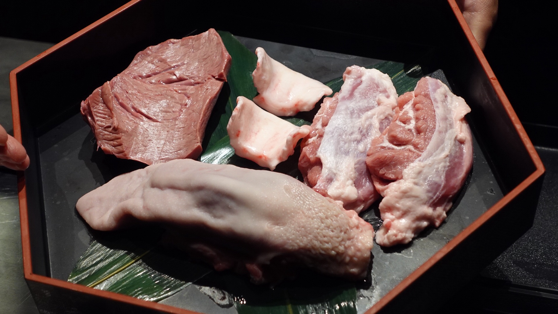 静岡市 焼肉割烹 豚豚拍子 タン、ハツ、カシラ、喉軟骨
