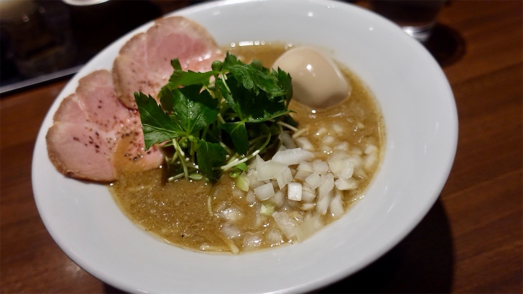 本郷三丁目 麺屋 ねむ瑠 濃厚 烏賊煮干 煮玉子入り 醤油味