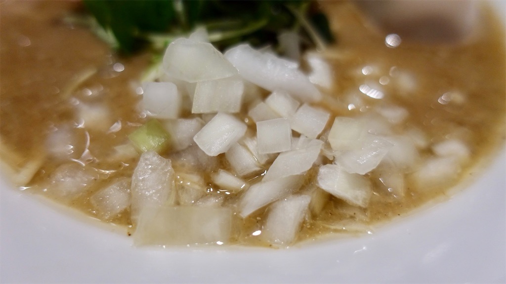 本郷三丁目 麺屋 ねむ瑠 濃厚 烏賊煮干 煮玉子入り 醤油味