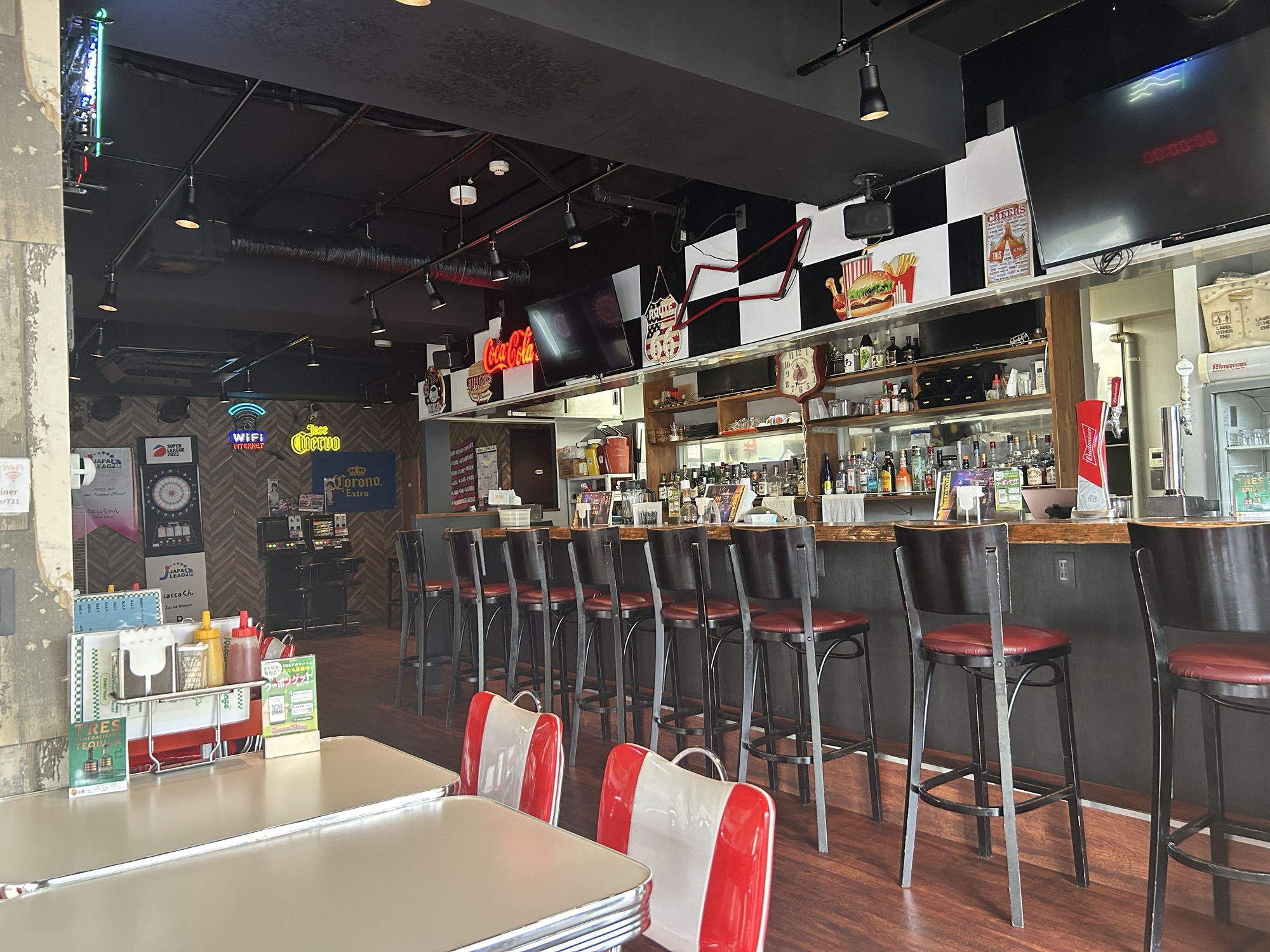 登戸 ザッカ ダイナー 店内