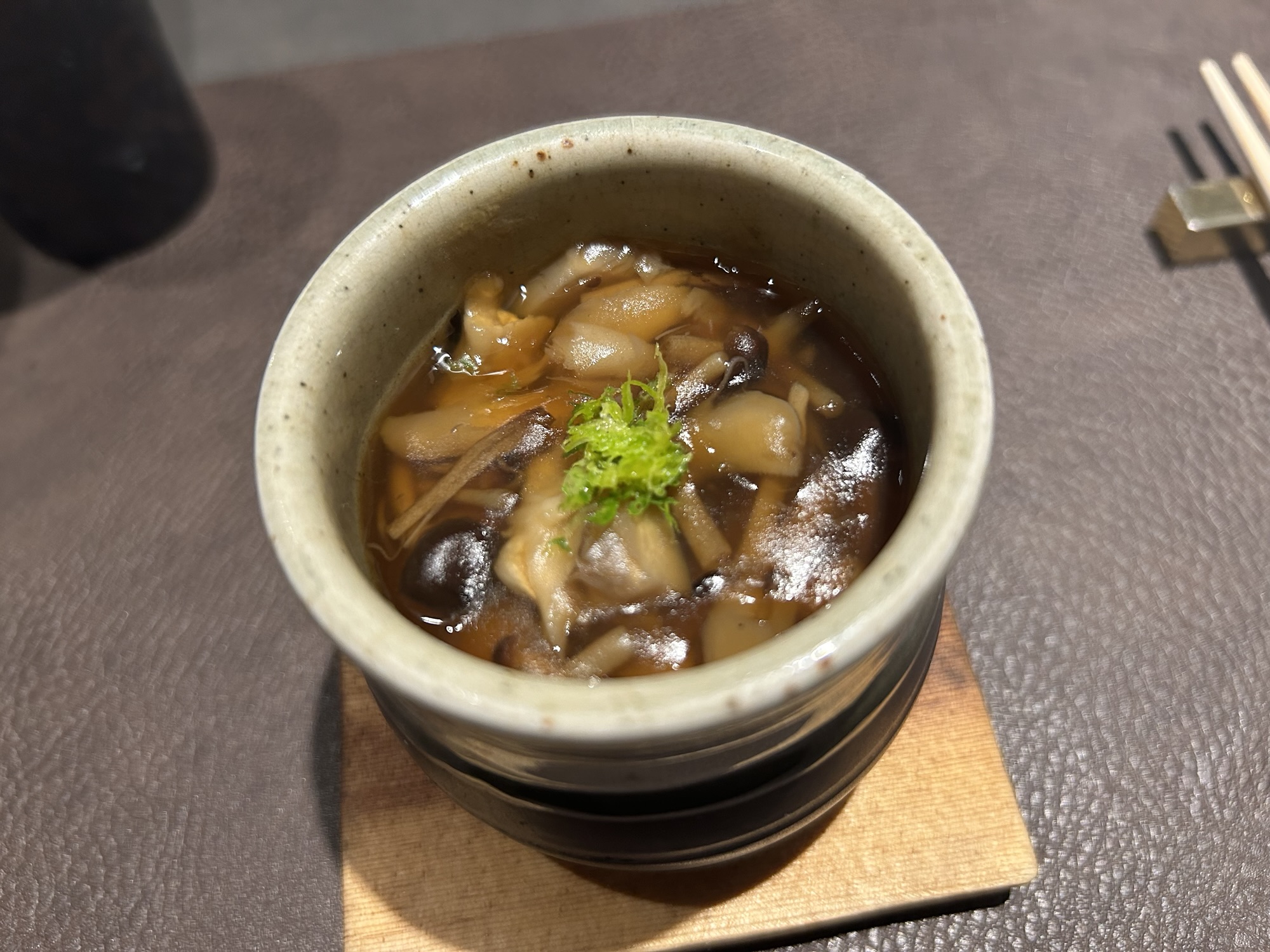 銀座 焼鳥 燃暖 3種のキノコと地鶏の茶碗蒸し