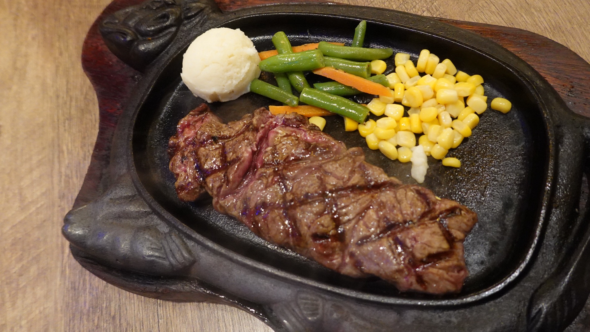那覇 ステーキハウス88 那覇空港店 カイノミステーキ