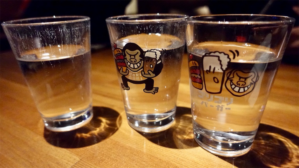 六本木 ゴリゴリバーガー タップルーム 水
