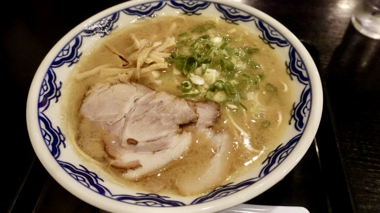 博多麺房 赤のれん 西麻布本店