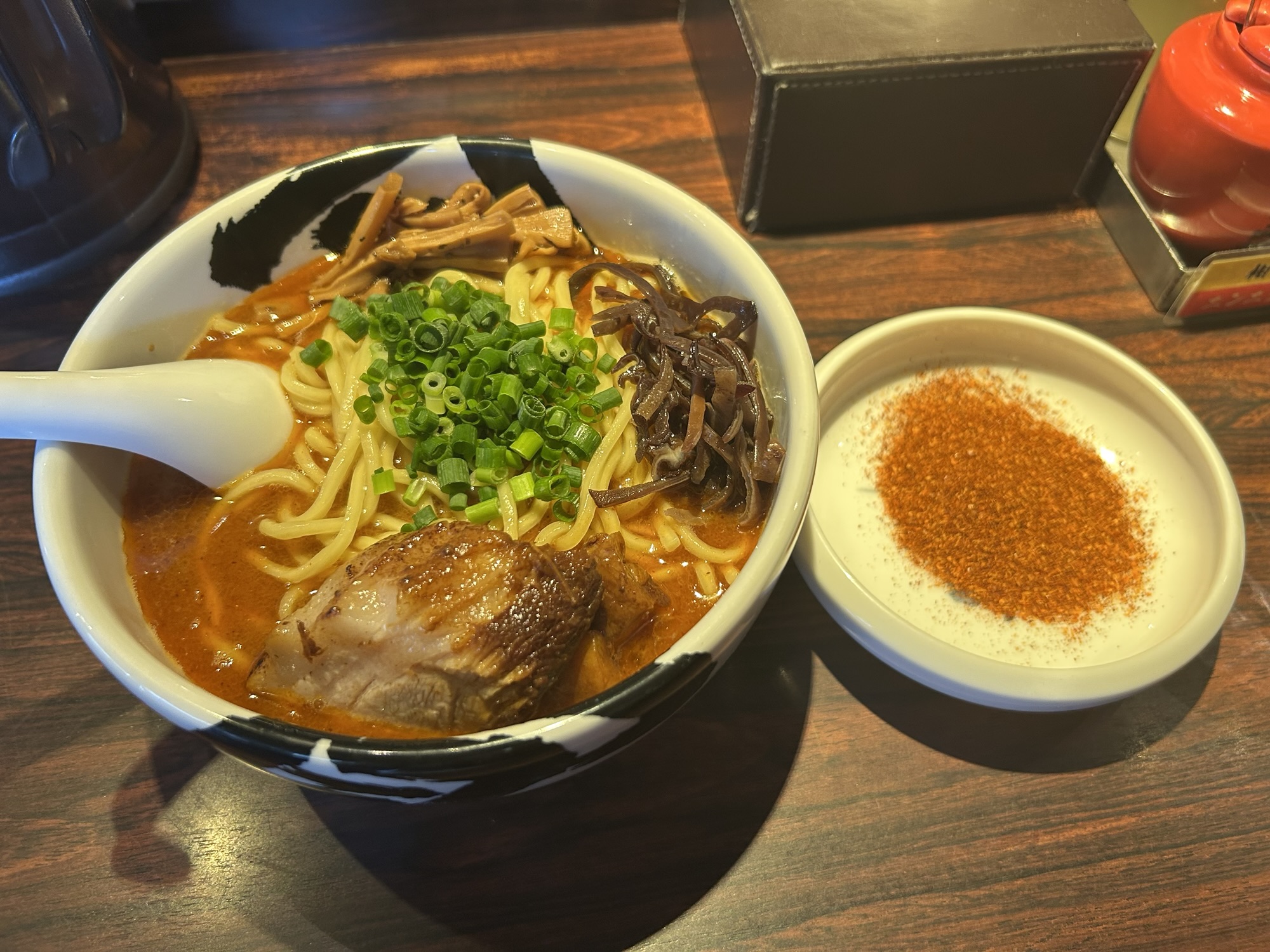 御徒町 麺屋武蔵 武骨 御徒町店 赤ら〜麺